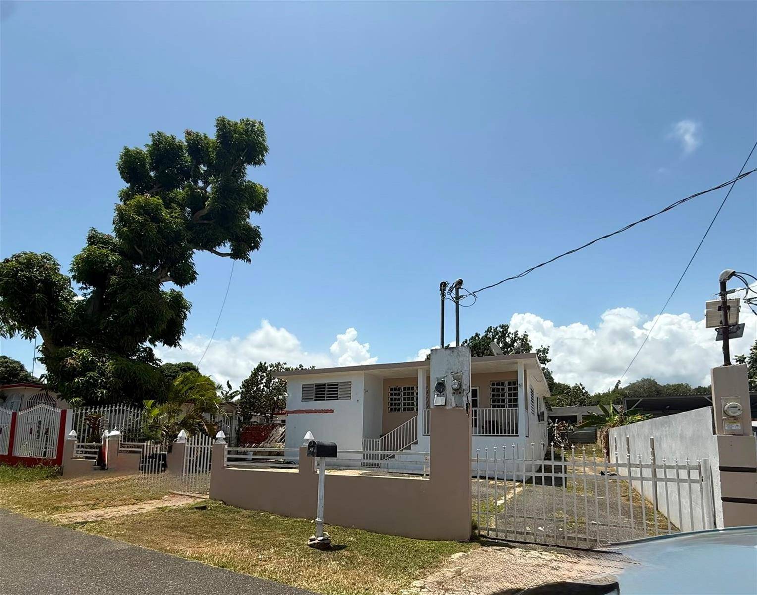 Calle Los Cedros URB. BRISAS DE LLANADAS, CALLE LOS CEDROS #24, Barceloneta, PR 00617