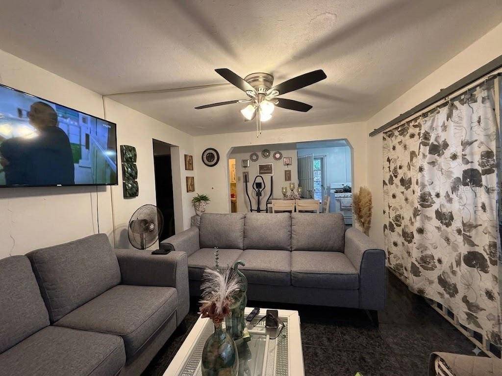 39 A BO A CALLE LOS MILLONES BO MAGUEYES, Barceloneta, PR 00617