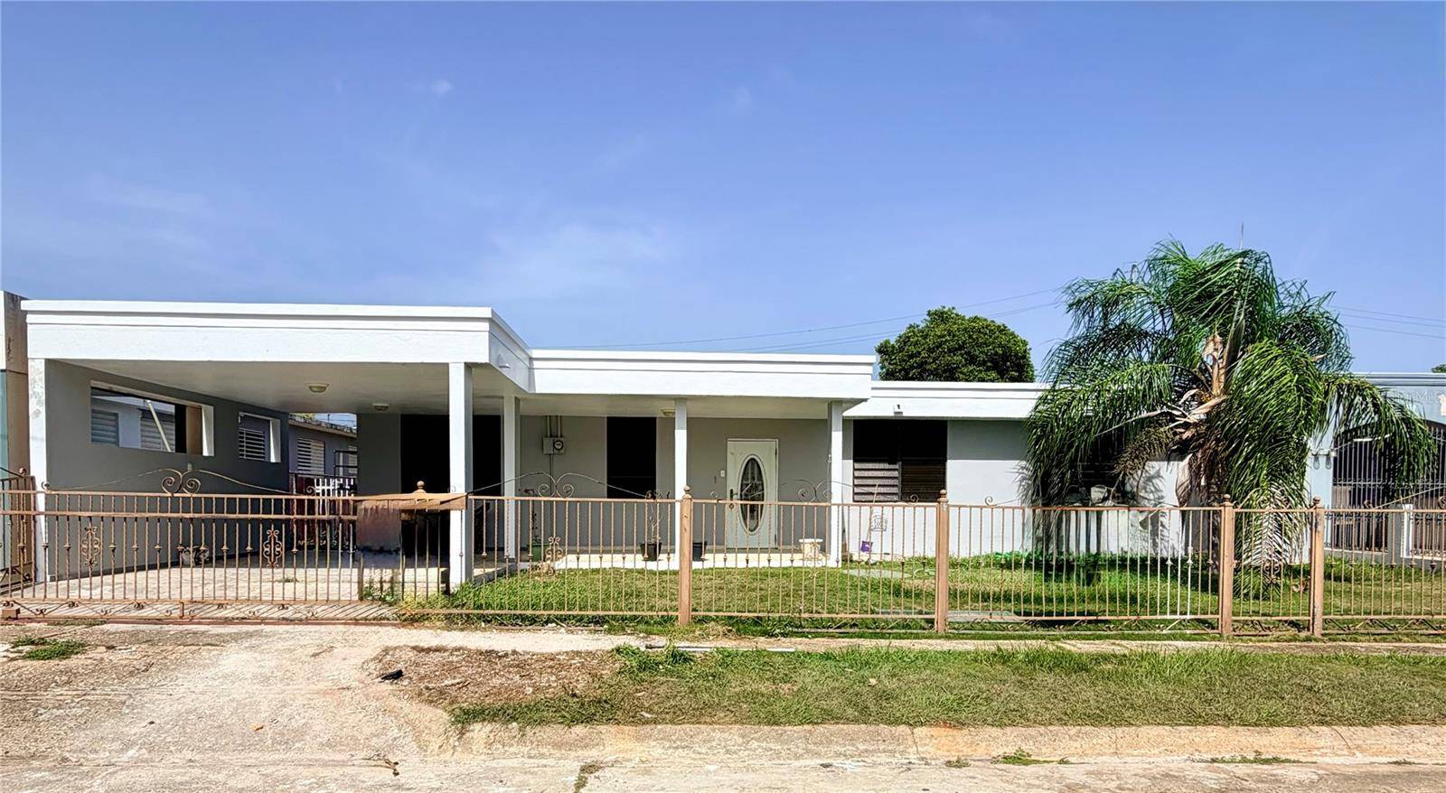 #131 CALLE HARRISON BASE RAMEY, Aguadilla, PR 00603