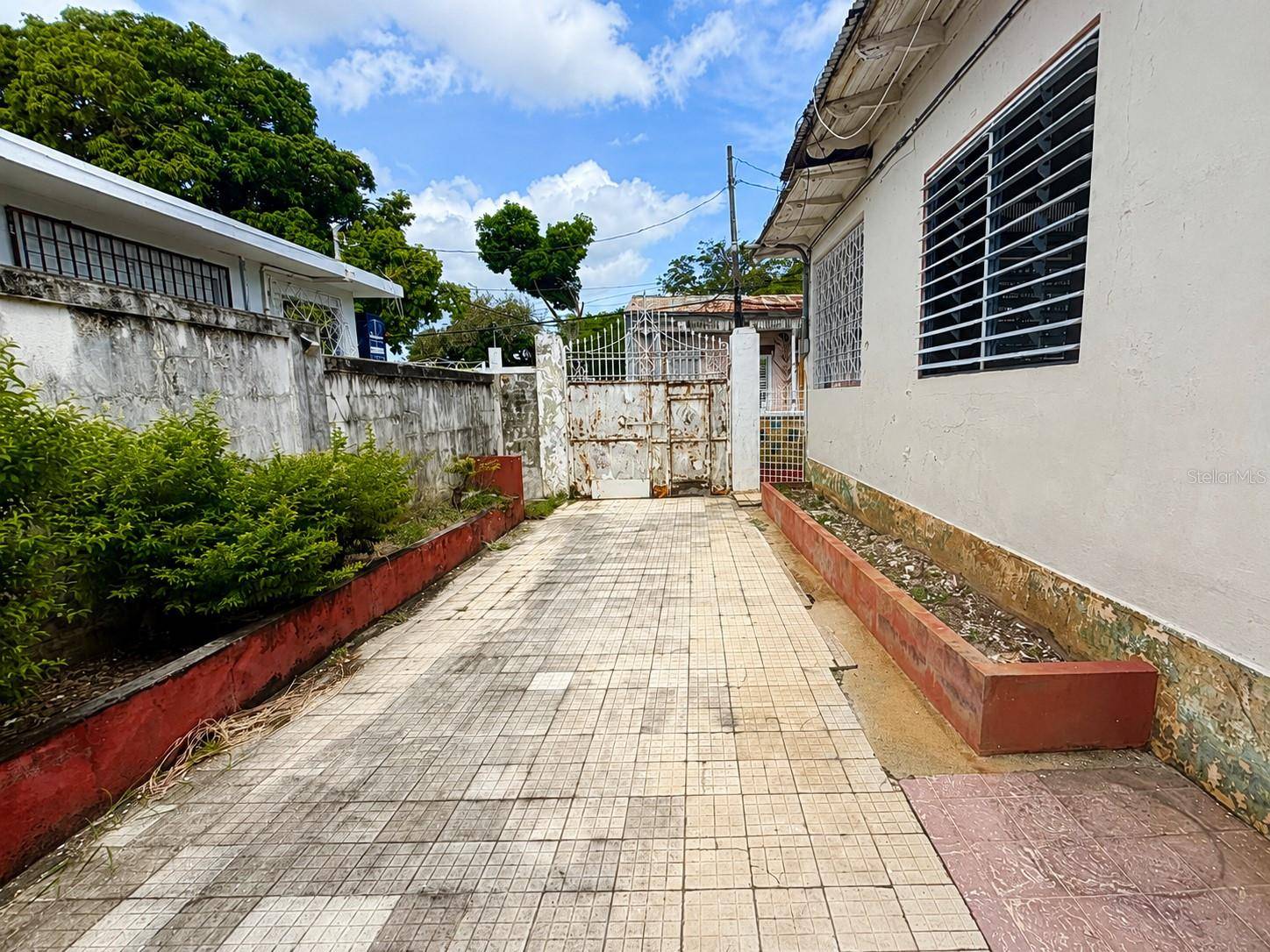 1 LUIS VENEGAS ST., Guayama, PR 00784