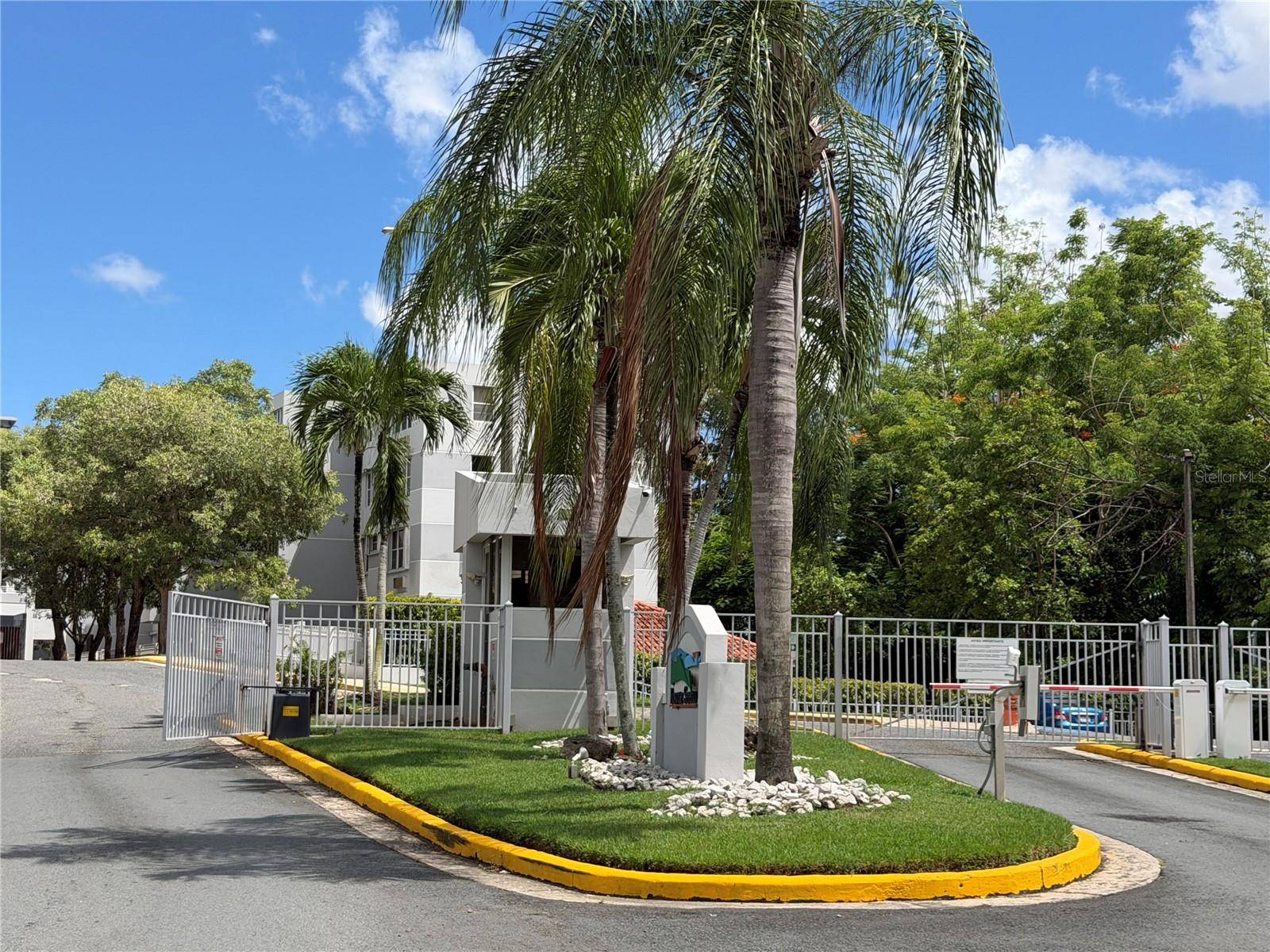 100 CONDOMINIO BOSQUE SERENO #126, Bayamon, PR 00957