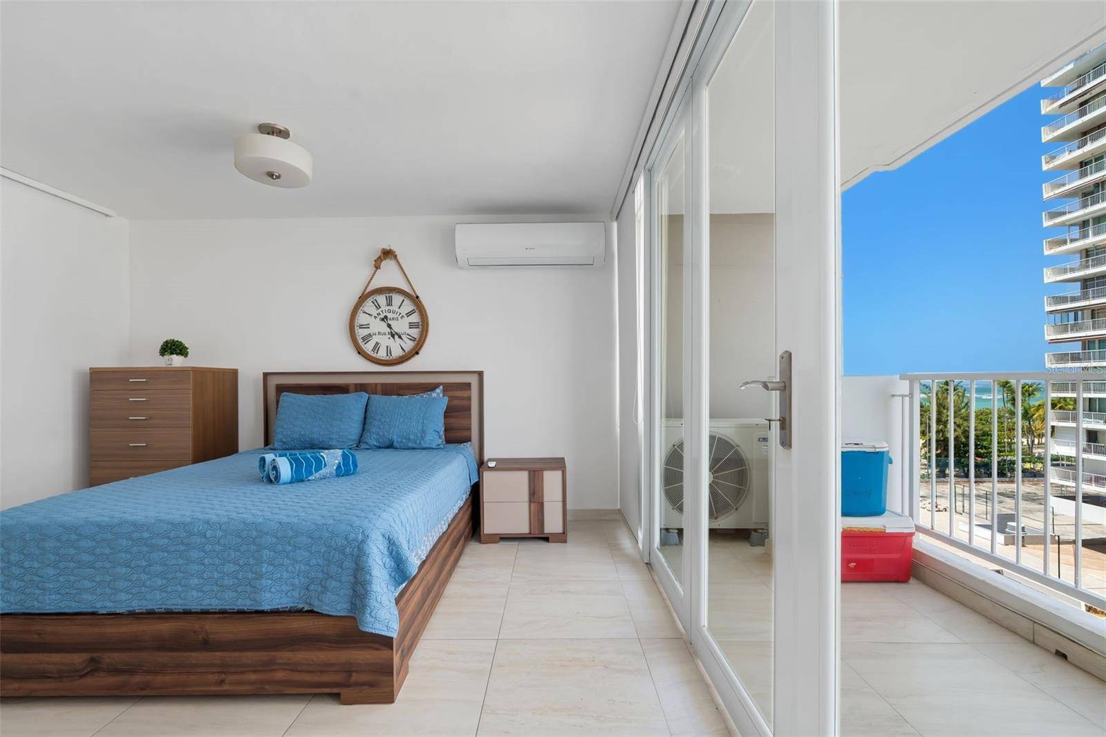 5859 AVE. ISLA VERDE CAROLINA, Carolina, PR 00979