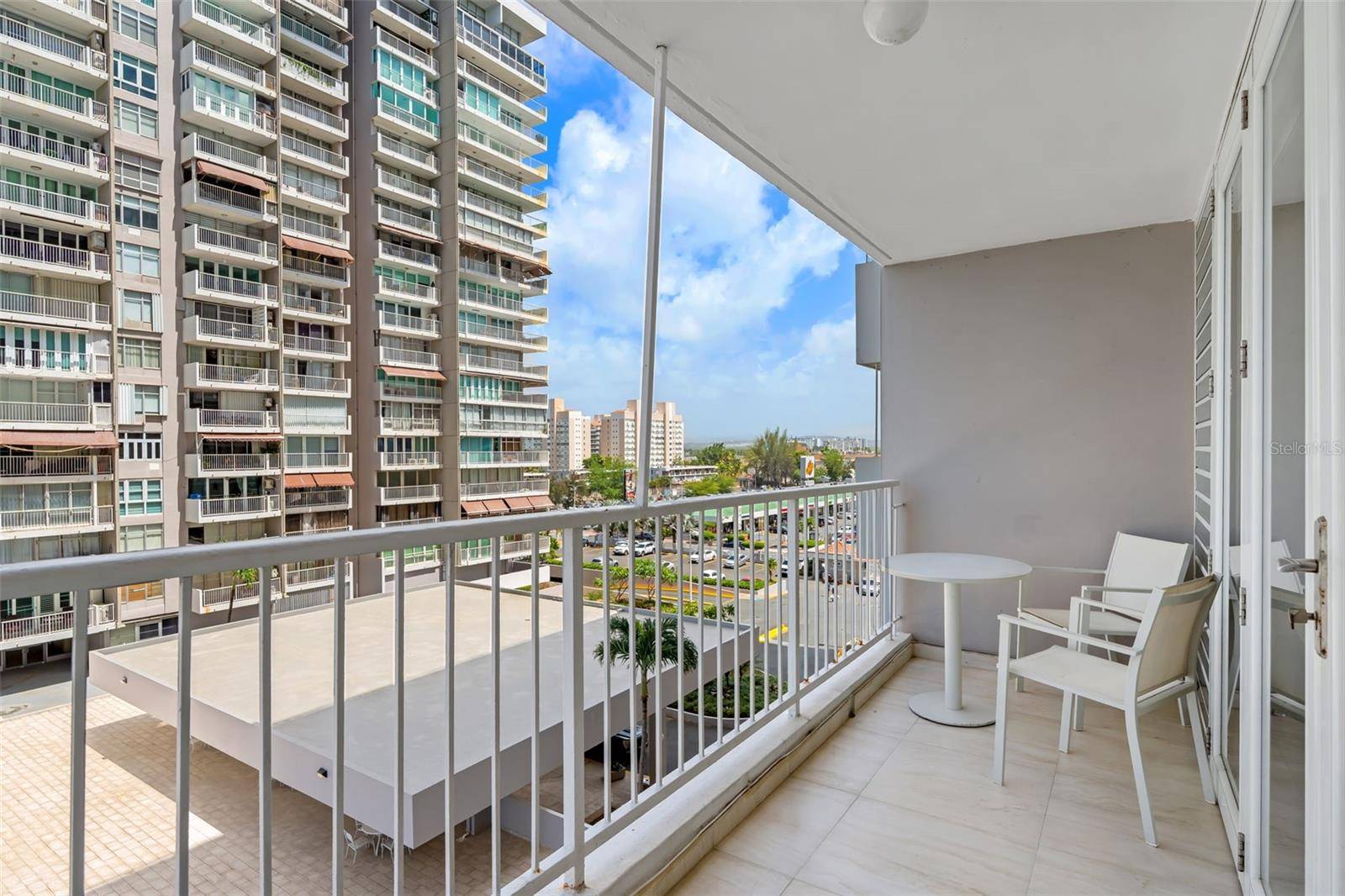 5859 AVE. ISLA VERDE CAROLINA, Carolina, PR 00979