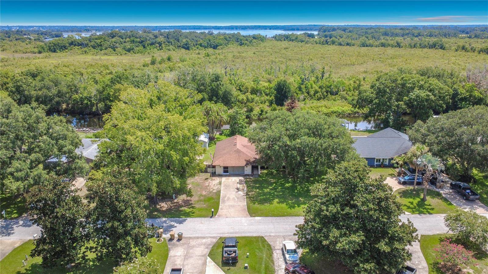 28800 TAMMI DR, Tavares, FL 32778