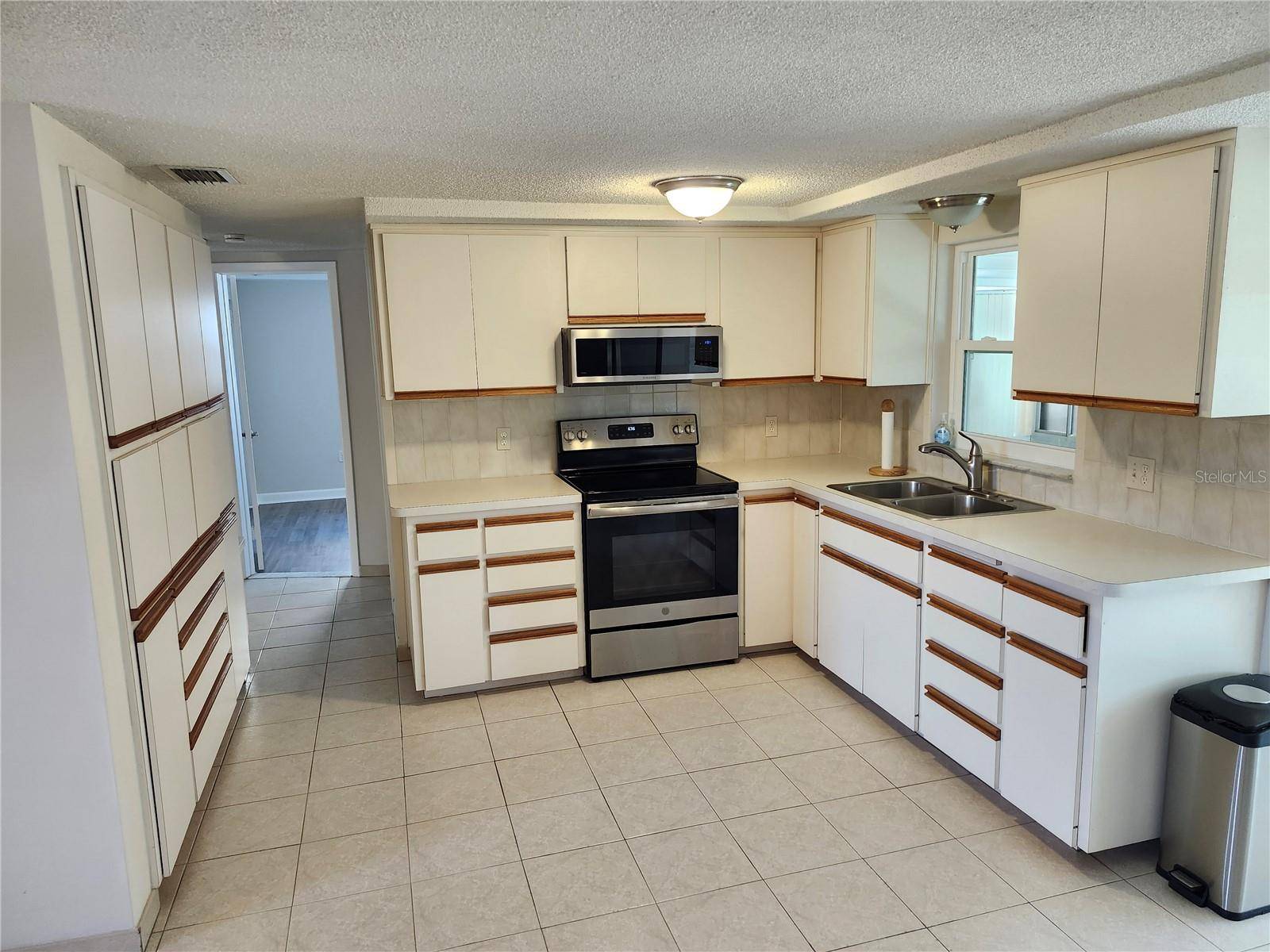 6144 SAPPHIRE DR, New Port Richey, FL 34653