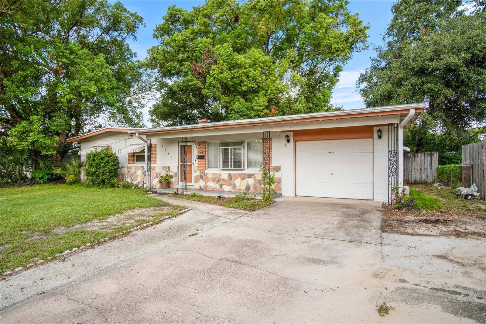 1840 N POWERS DR, Orlando, FL 32818