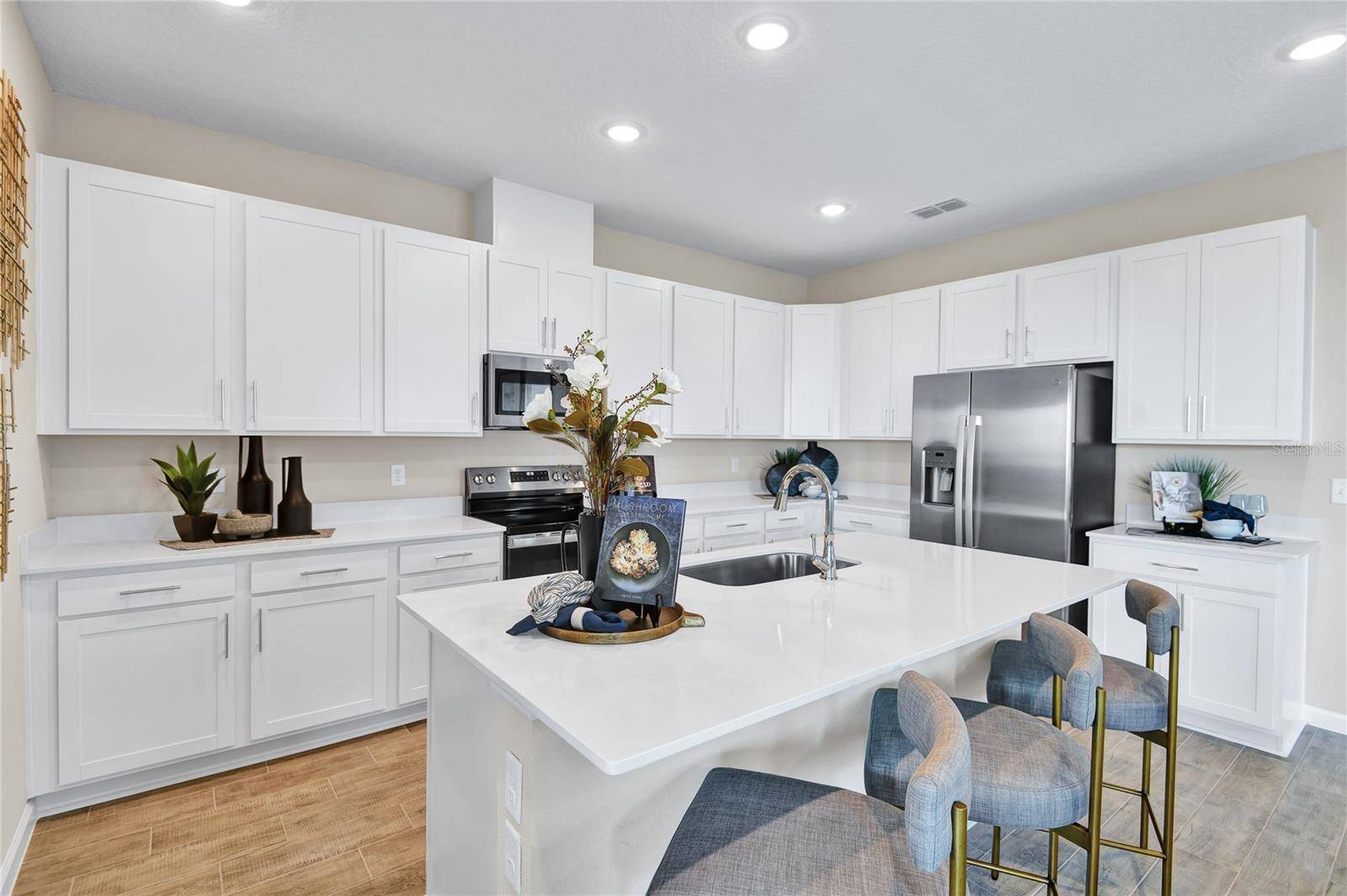 1249 DAISY HILL AVE, Dundee, FL 33838