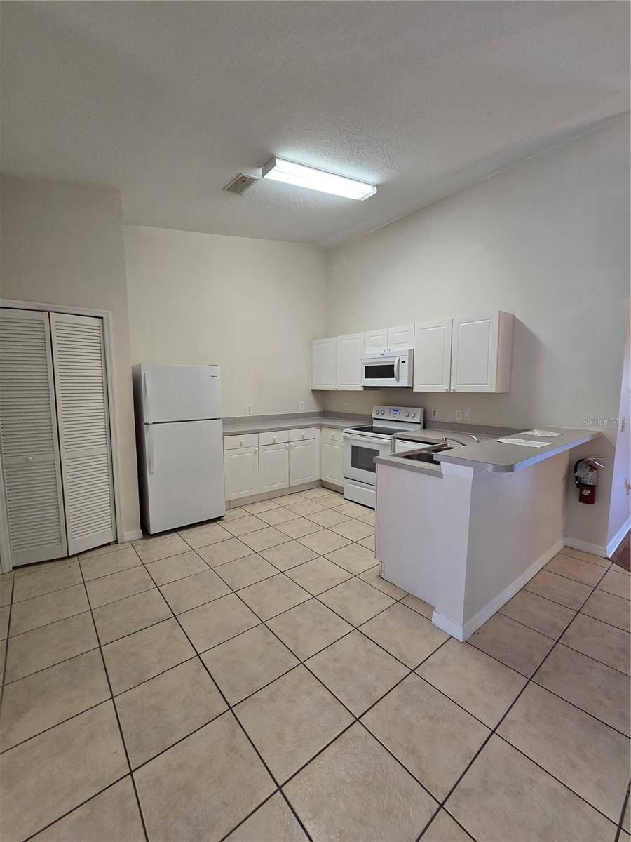2790 CLUB CORTILE CIR #B, Kissimmee, FL 34746