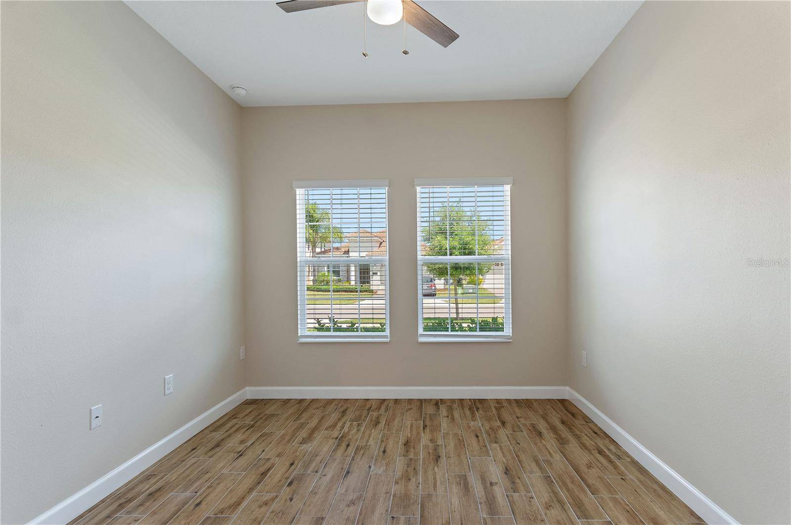 1064 BLACKWOLF RUN RD, Davenport, FL 33896