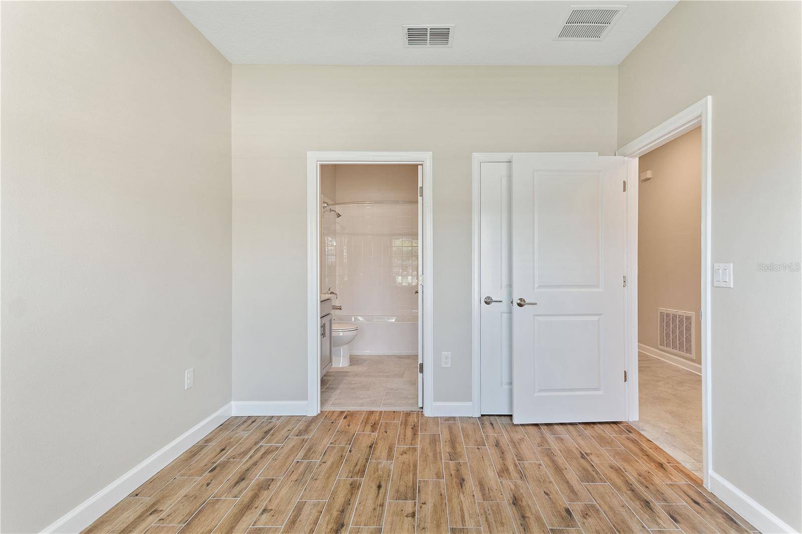 1064 BLACKWOLF RUN RD, Davenport, FL 33896