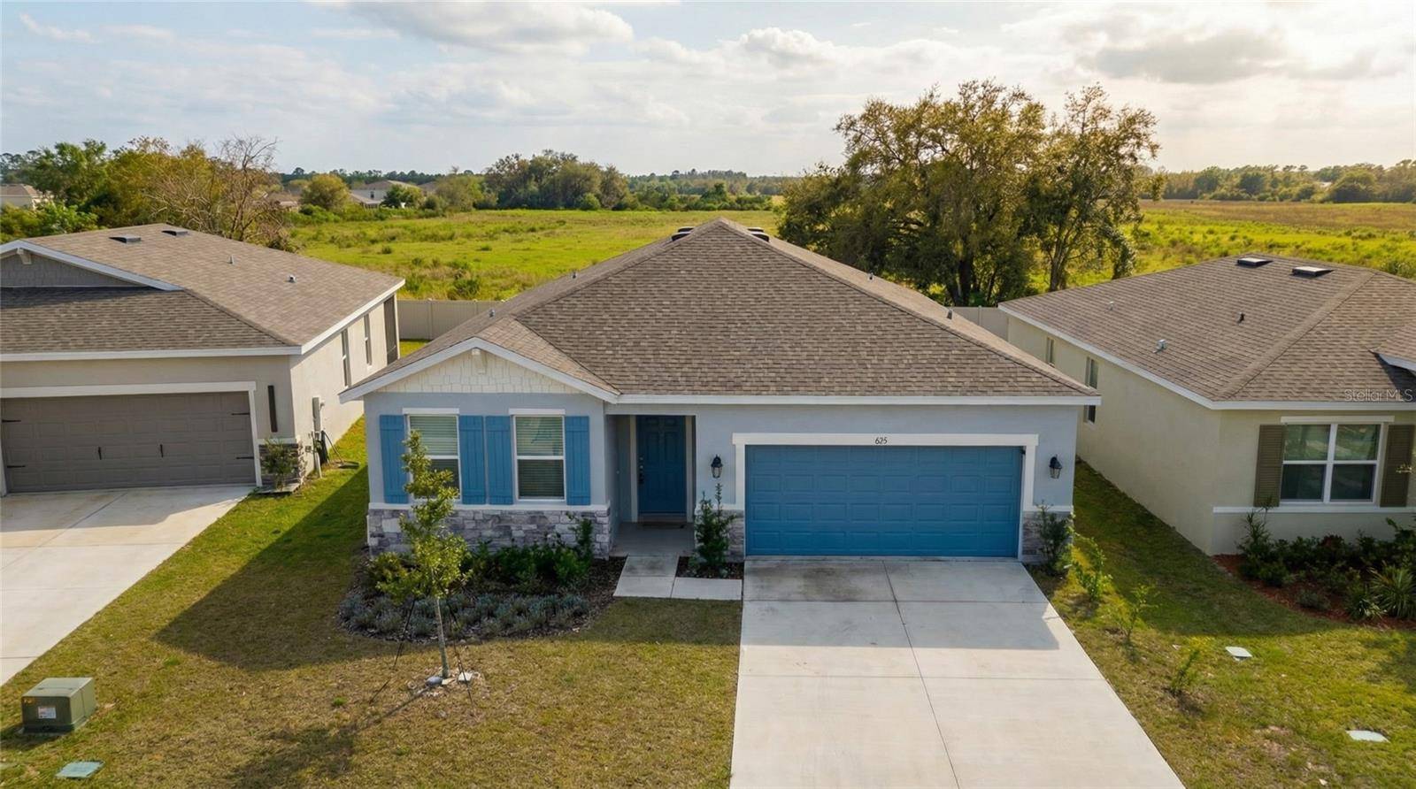 693 CROWN ROSE DR, Eagle Lake, FL 33839