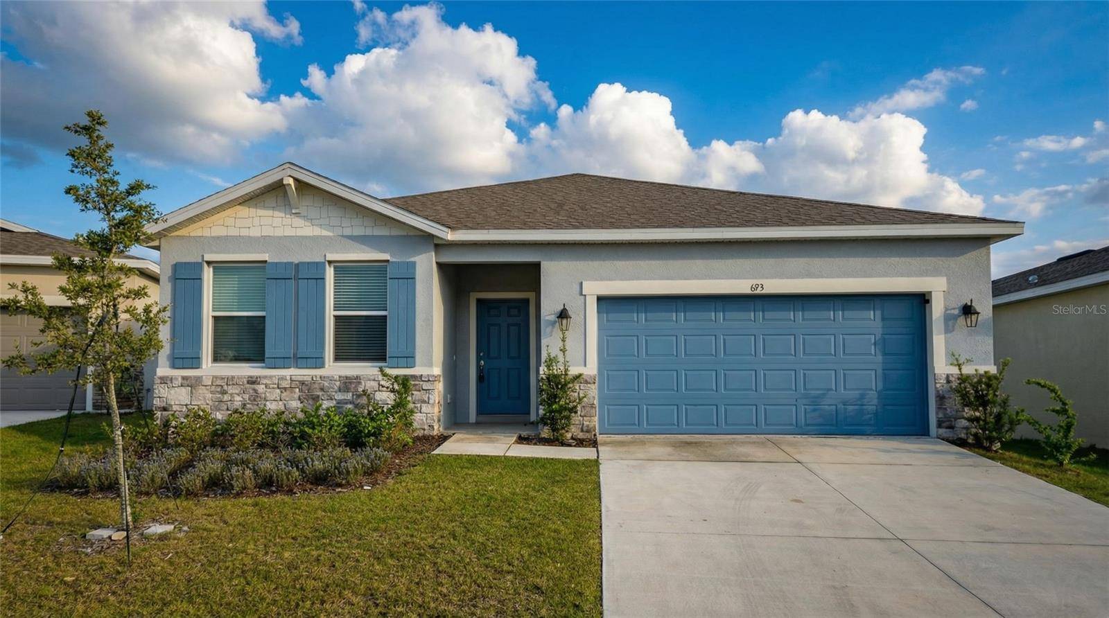 693 CROWN ROSE DR, Eagle Lake, FL 33839