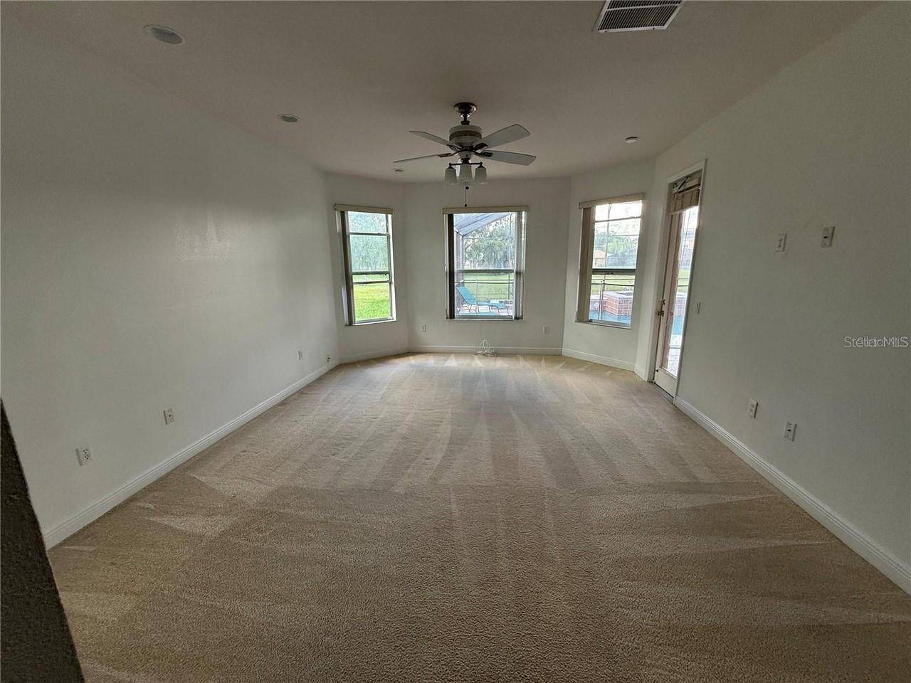 3811 N EAGLE ISLES CIR, Kissimmee, FL 34758