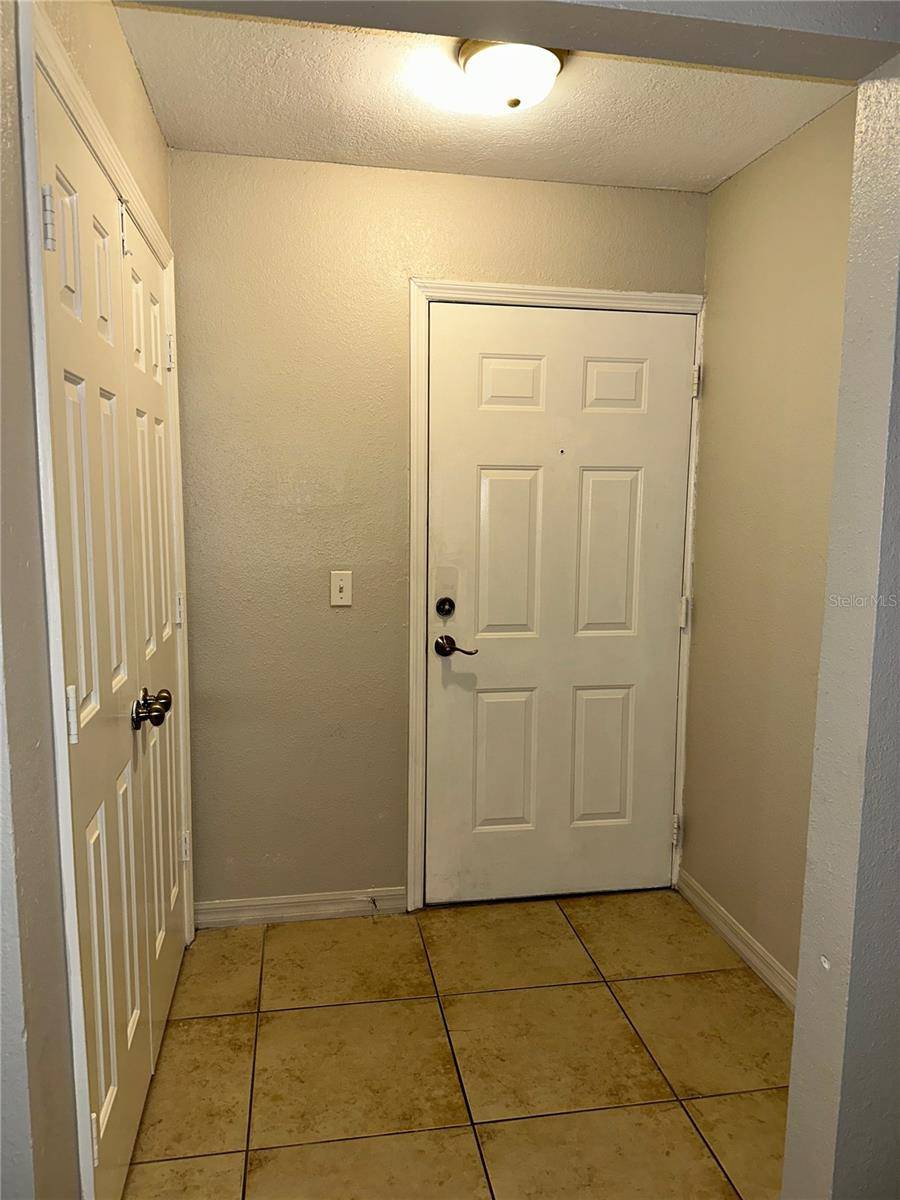 4184 VERSAILLES DR #4184D, Orlando, FL 32808