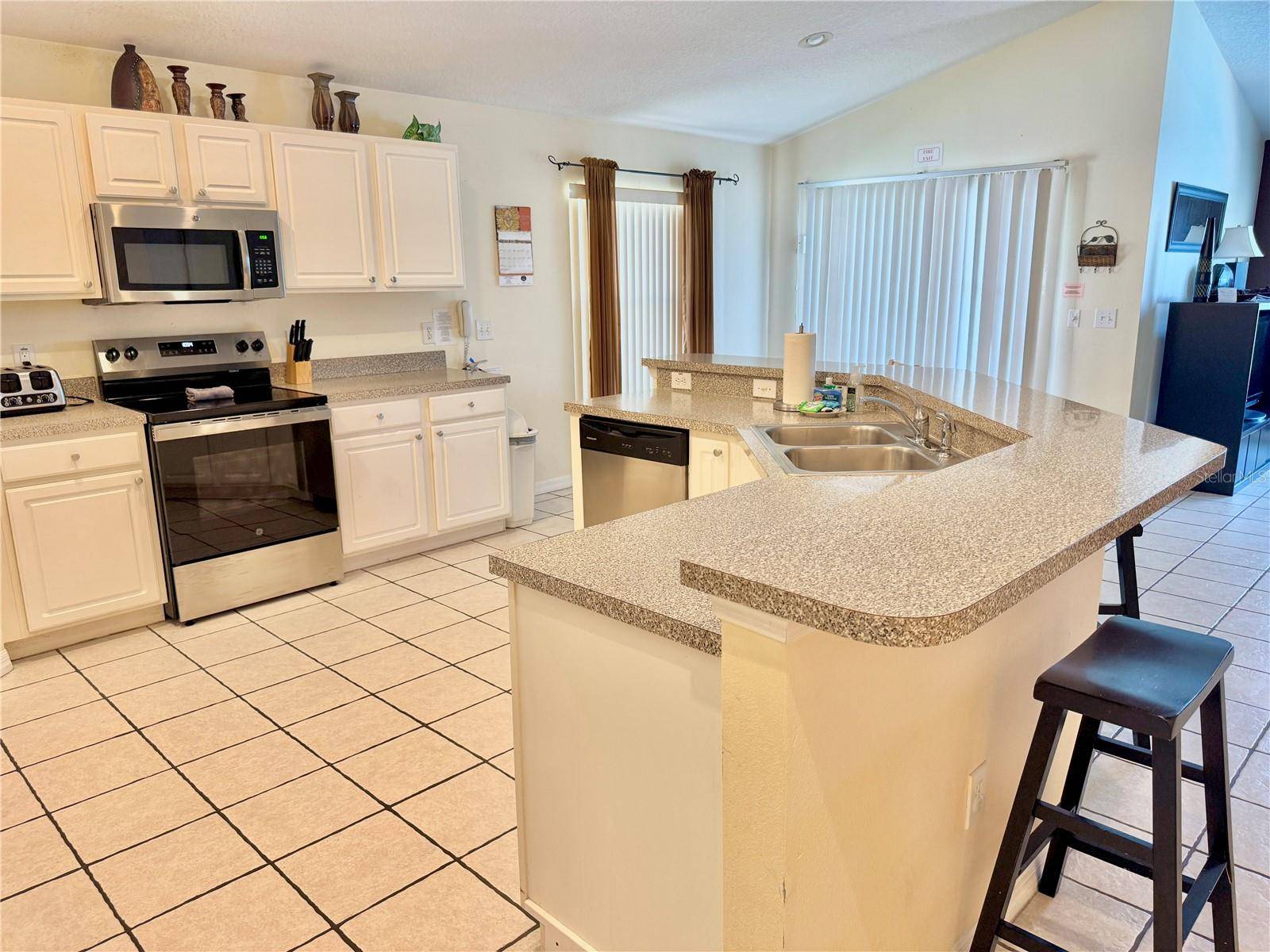 2666 WILLOW GLEN CIR, Kissimmee, FL 34744