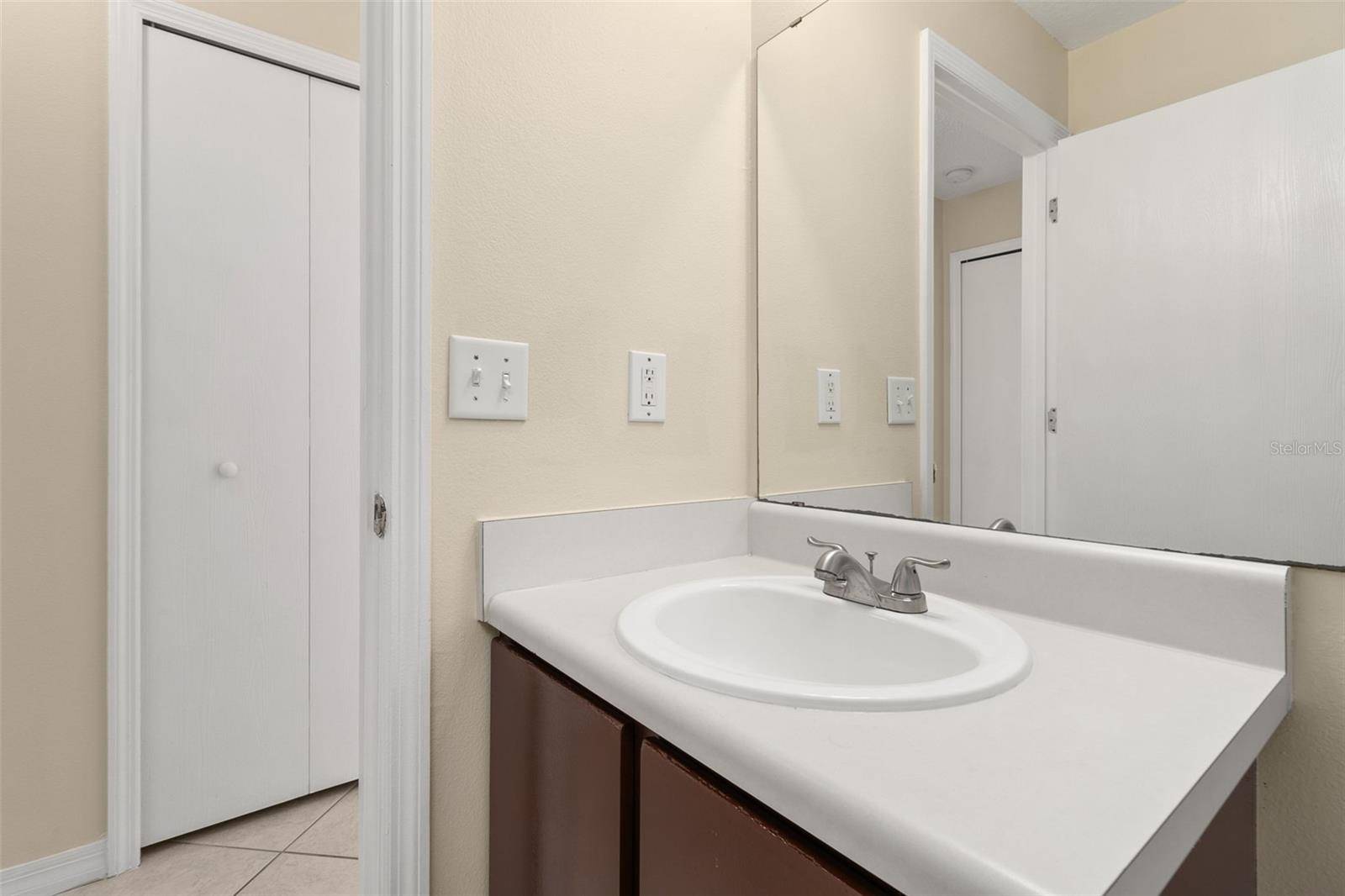 2224 MALLARD CREEK CIR, Kissimmee, FL 34743