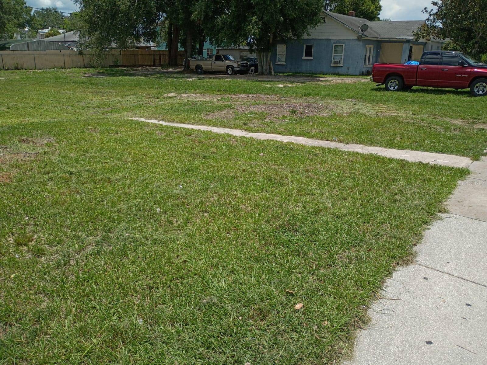 15 W SESSOMS AVE, Lake Wales, FL 33853