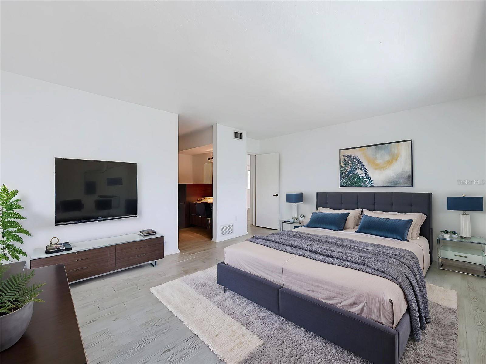210 DOLPHIN PT #C, Clearwater Beach, FL 33767