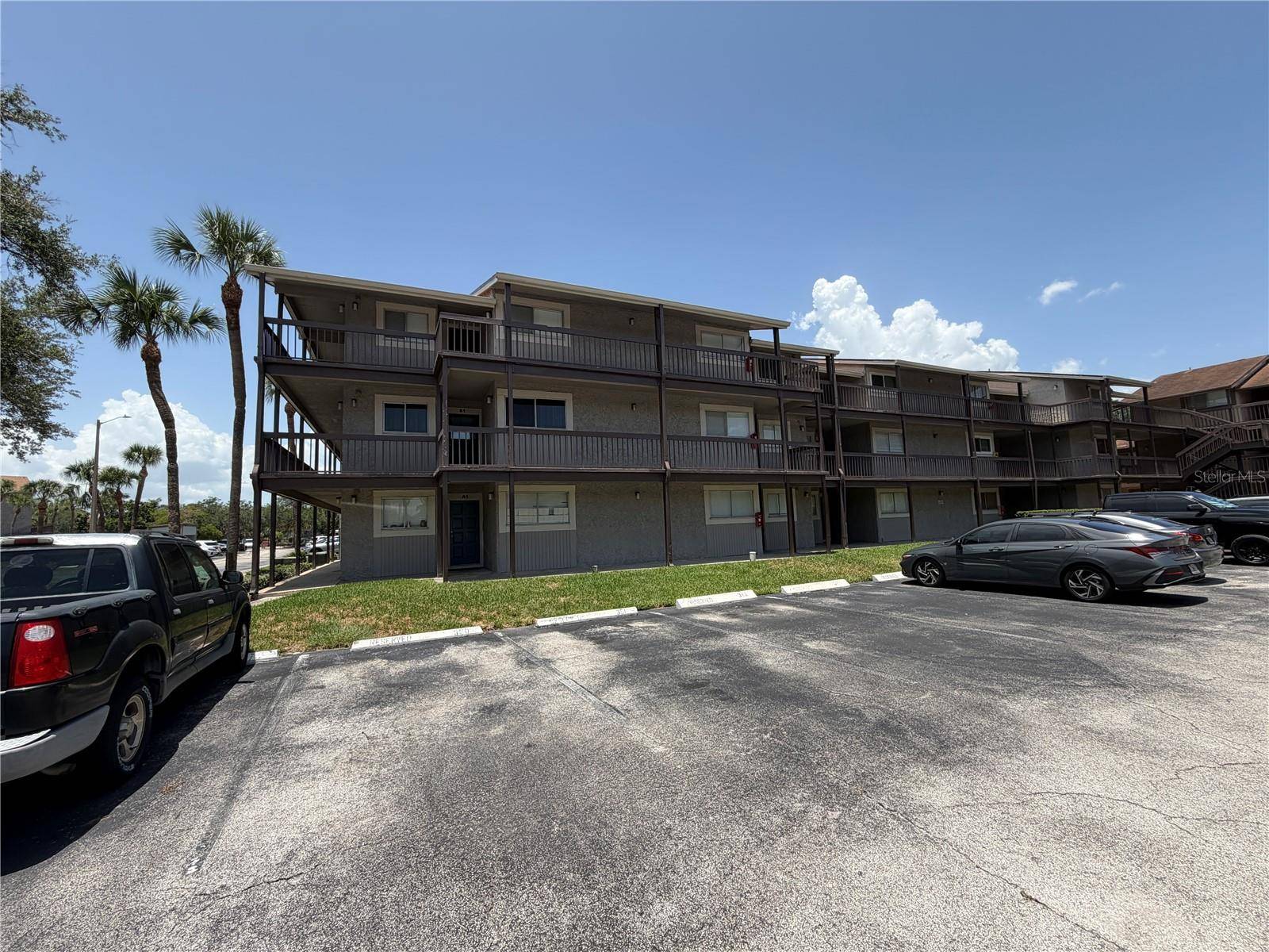 6308 NEWTOWN CIR #8B1, Tampa, FL 33615