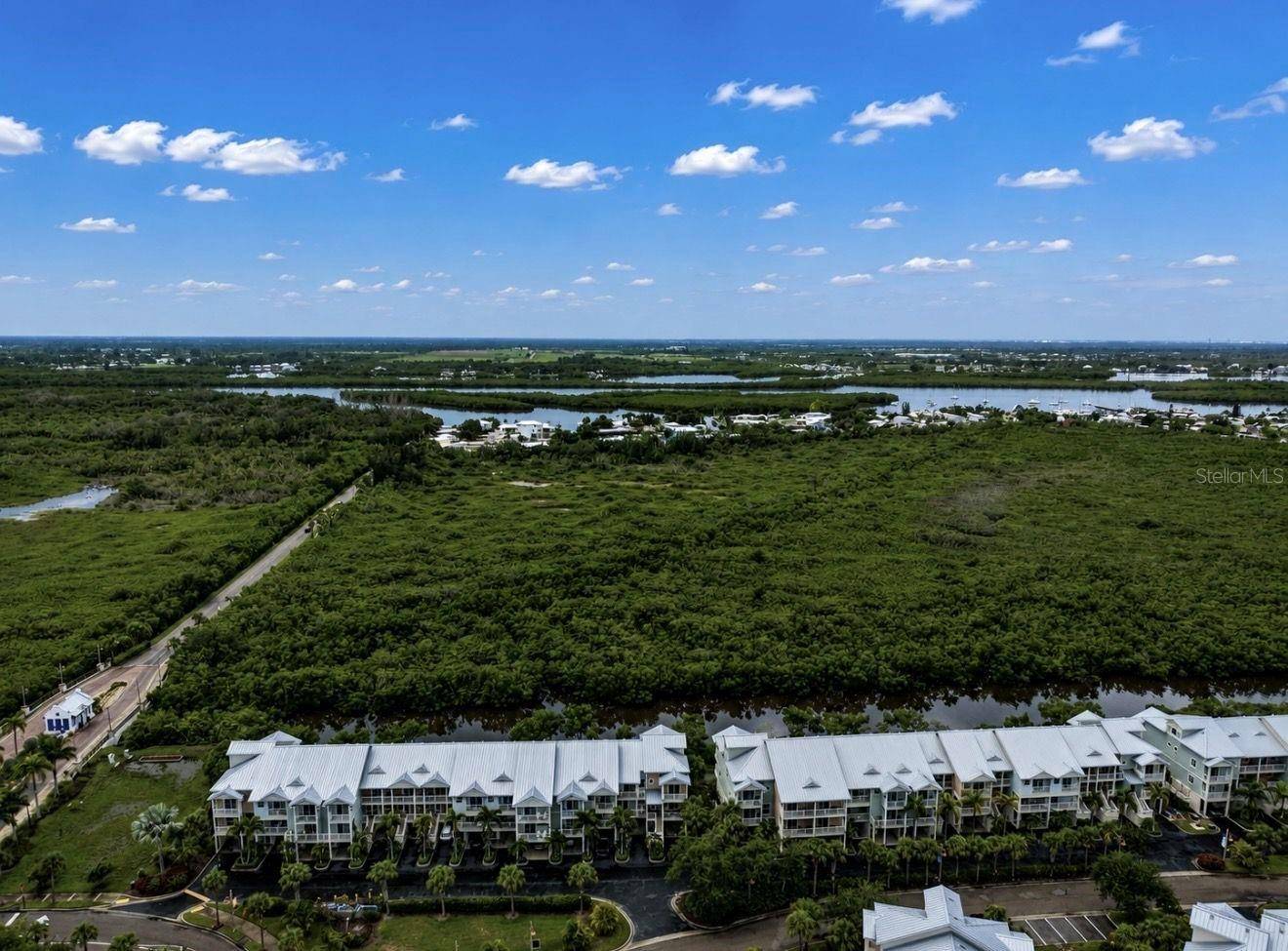 3228 MANGROVE POINT DR, Ruskin, FL 33570
