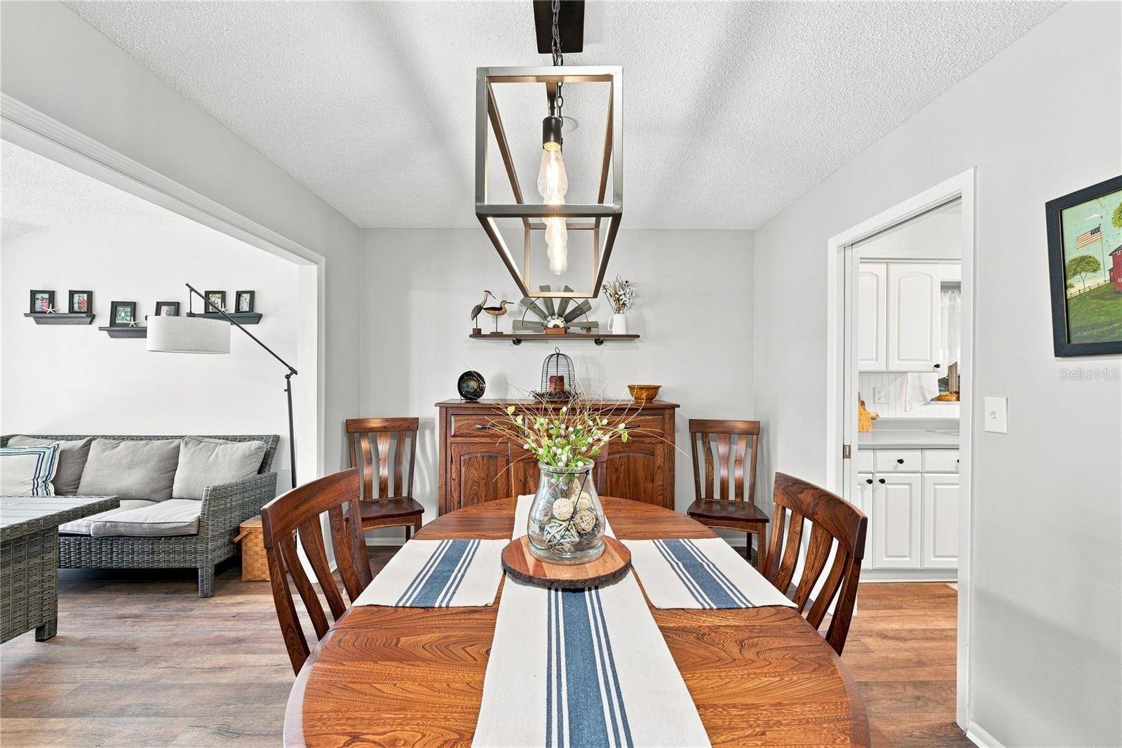 1405 HACIENDA DR, Sun City Center, FL 33573
