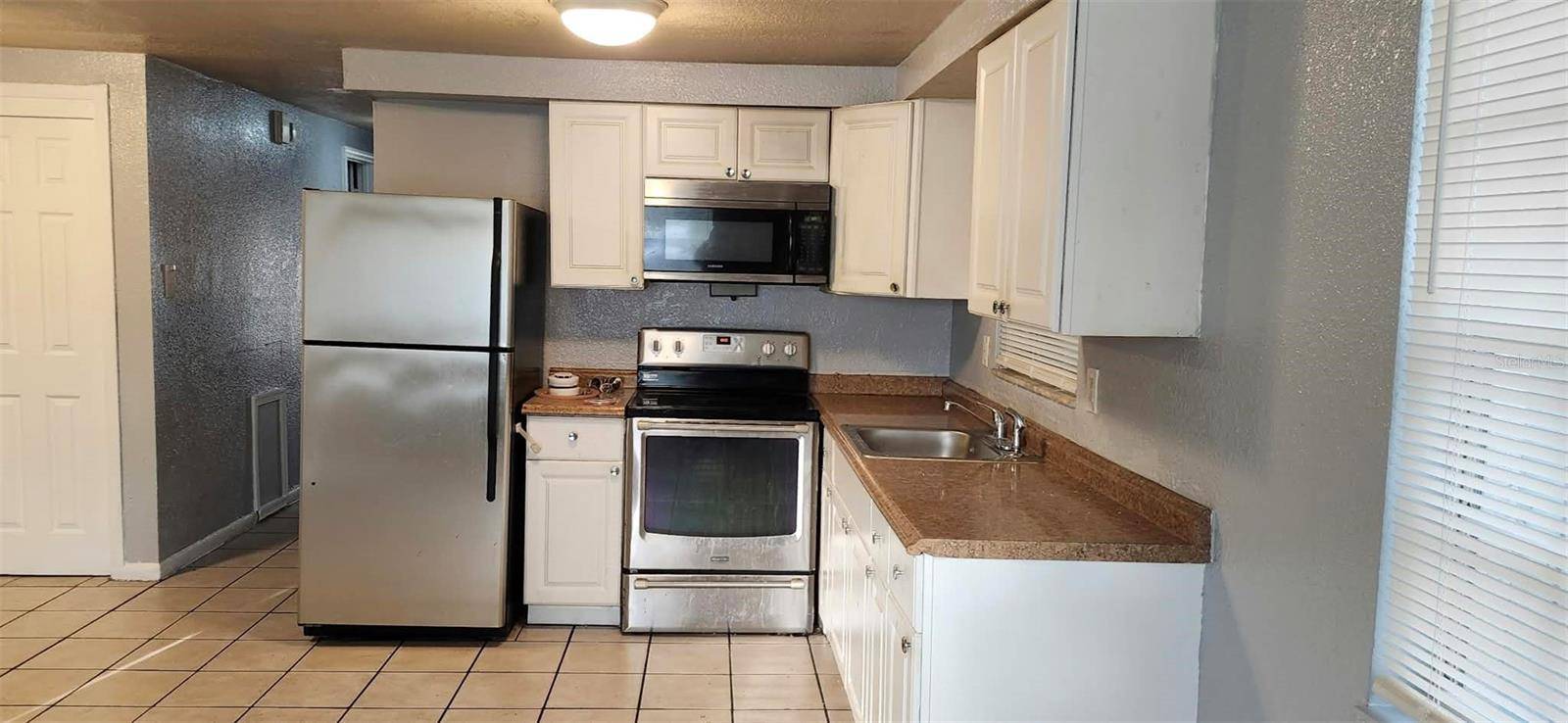 9809 N JASMINE AVE #B, Tampa, FL 33612