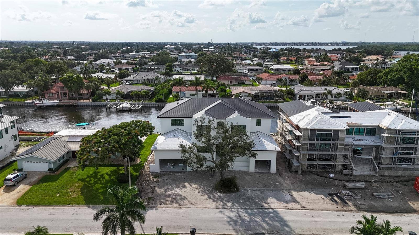 2051 ILLINOIS AVE NE, St Petersburg, FL 33703
