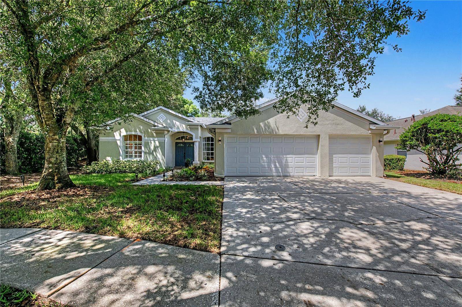 9402 HUNTERS POND DR, Tampa, FL 33647