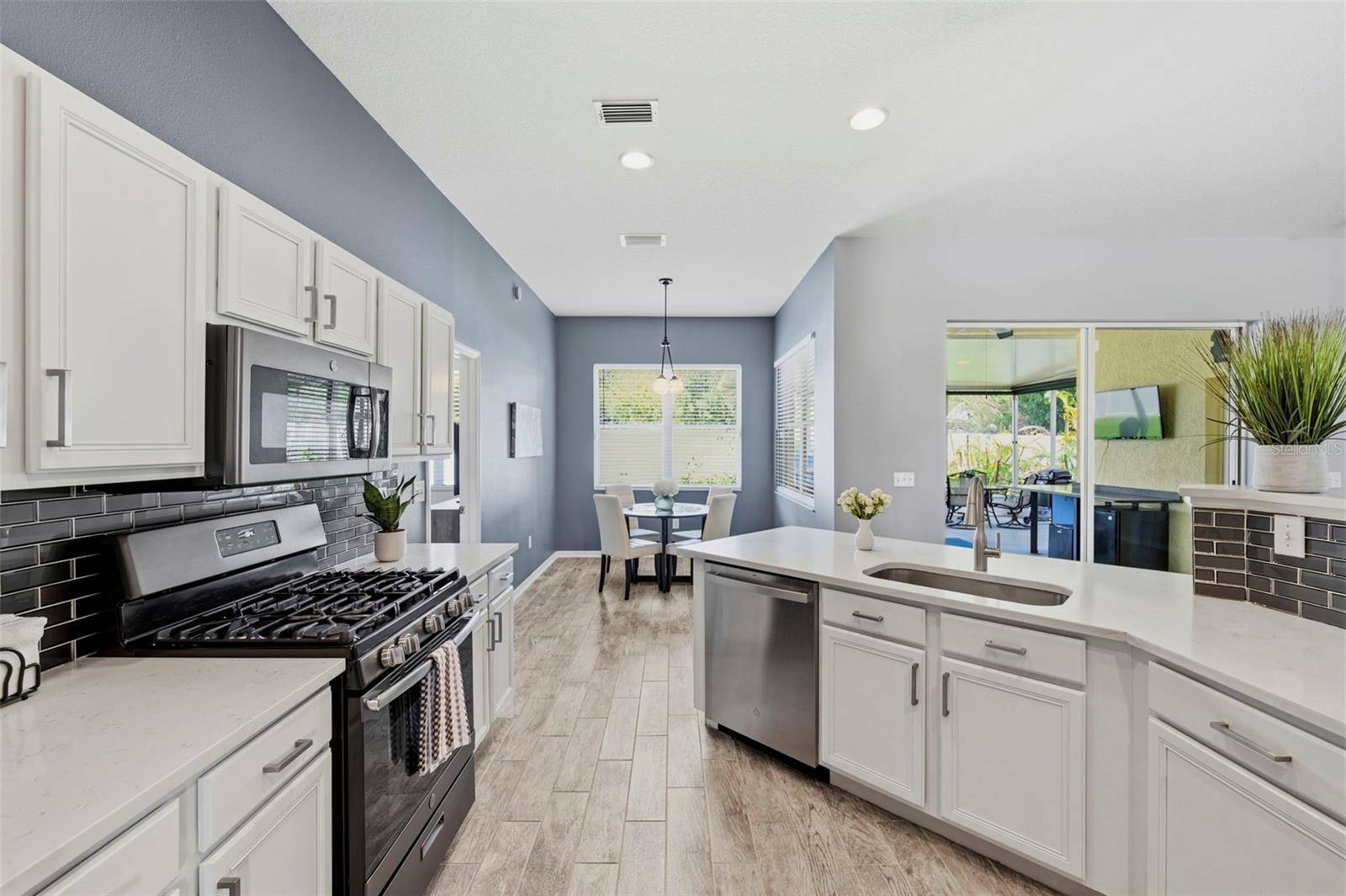 29609 EAGLE STATION DR, Wesley Chapel, FL 33543