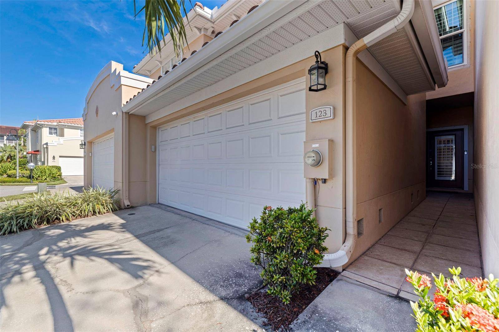 123 VALENCIA CIR, St Petersburg, FL 33716
