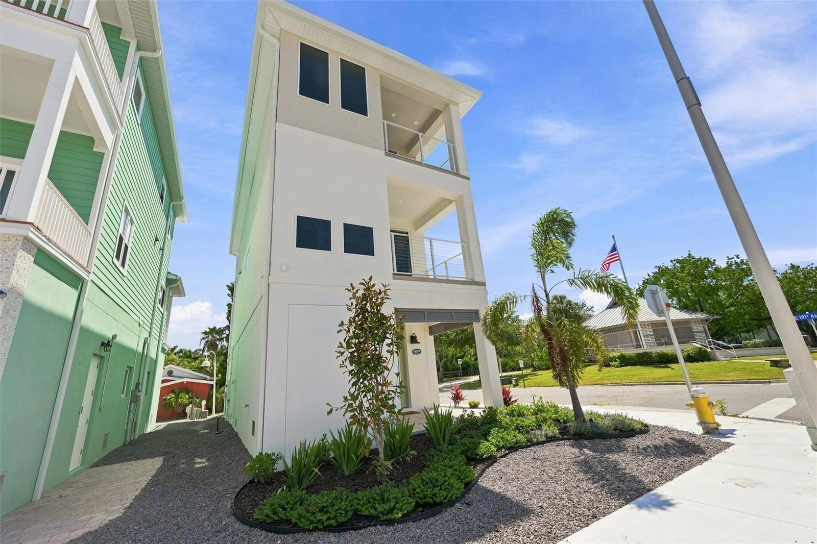 19101 GULF BLVD, Indian Shores, FL 33785