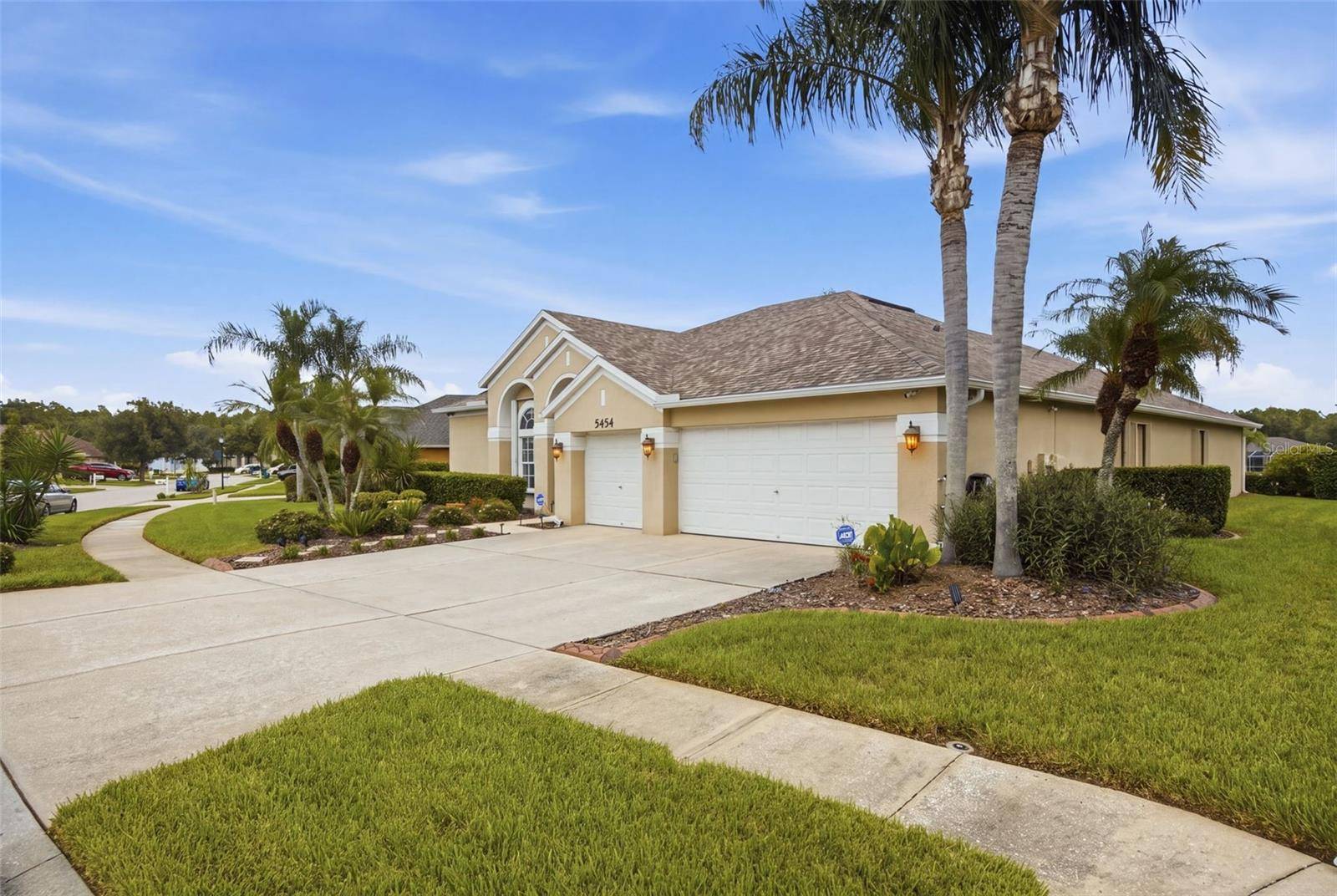 5454 SPECTACULAR BID DR, Wesley Chapel, FL 33544