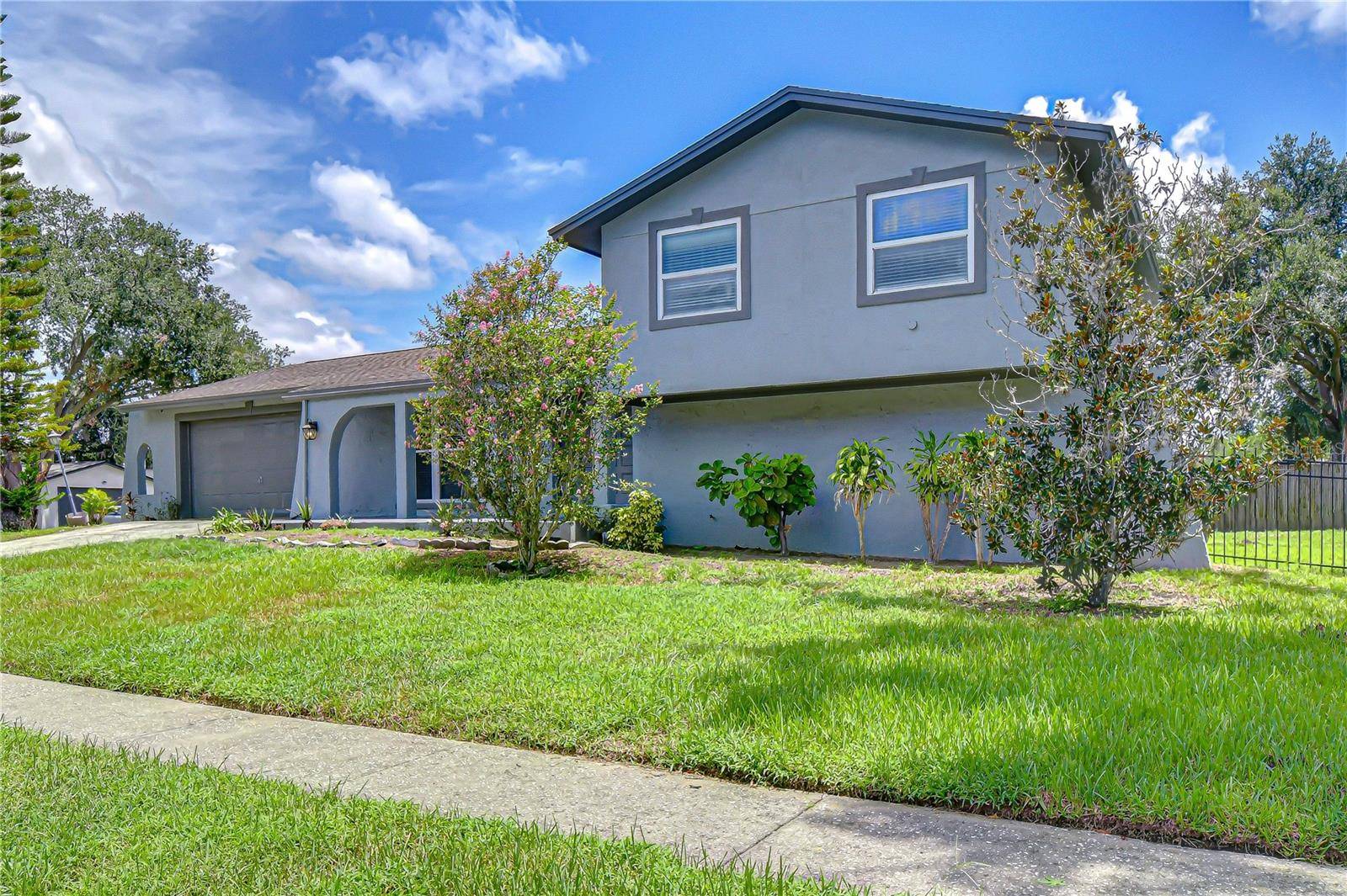 4723 SOUTHBREEZE DR, Tampa, FL 33624