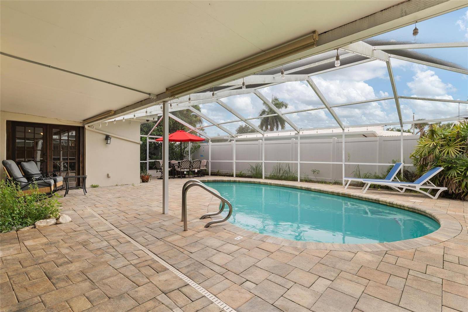 8404 FLAGSTONE DR, Tampa, FL 33615