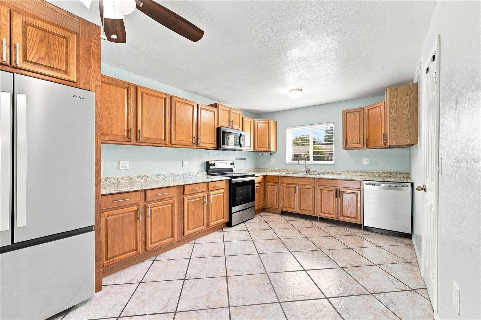 1000 LAKE OF THE WOODS BLVD #105E, Fern Park, FL 32730