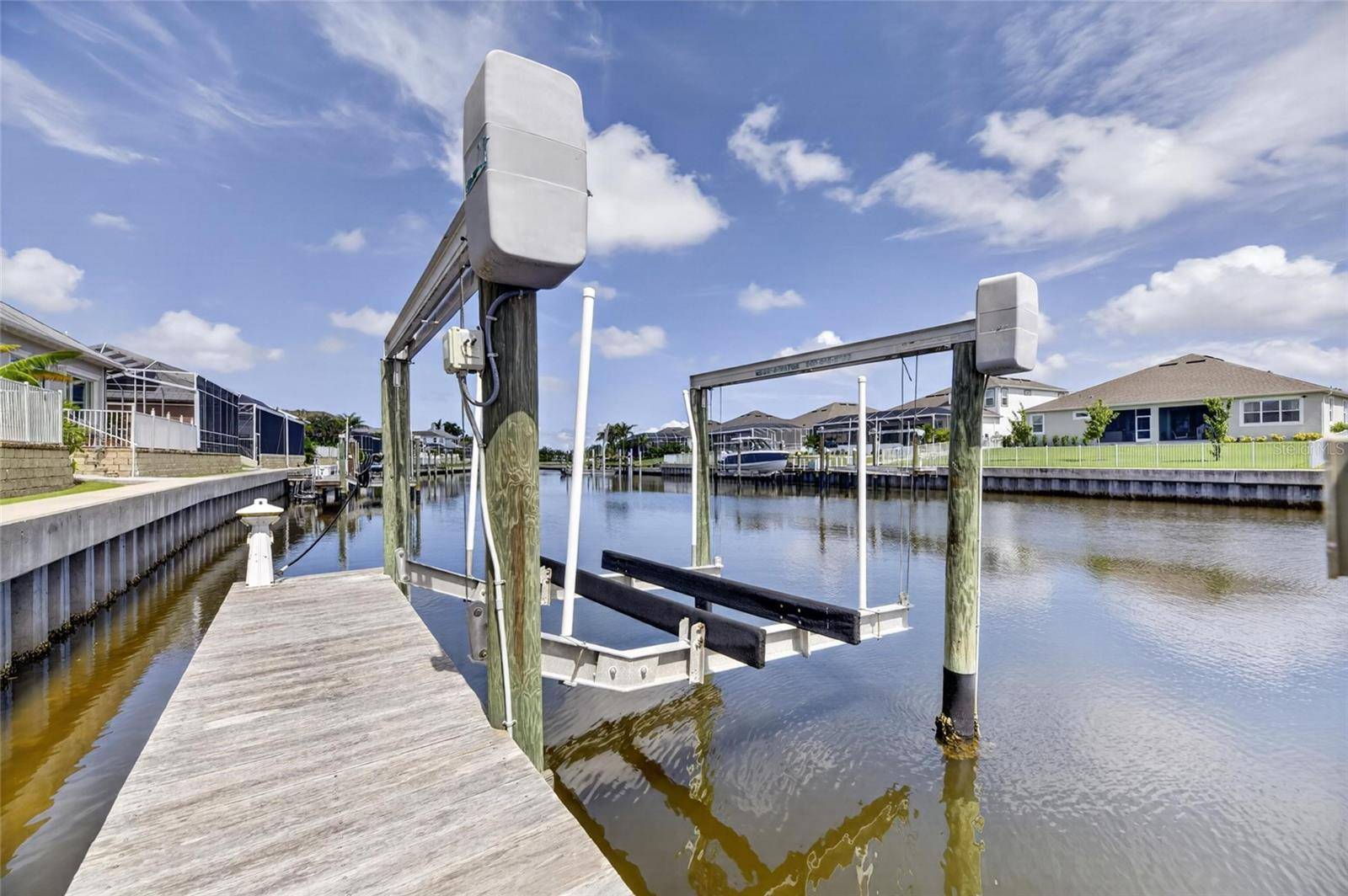 715 ISLEBAY DR, Apollo Beach, FL 33572