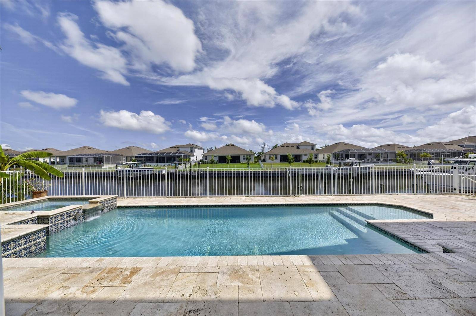 715 ISLEBAY DR, Apollo Beach, FL 33572