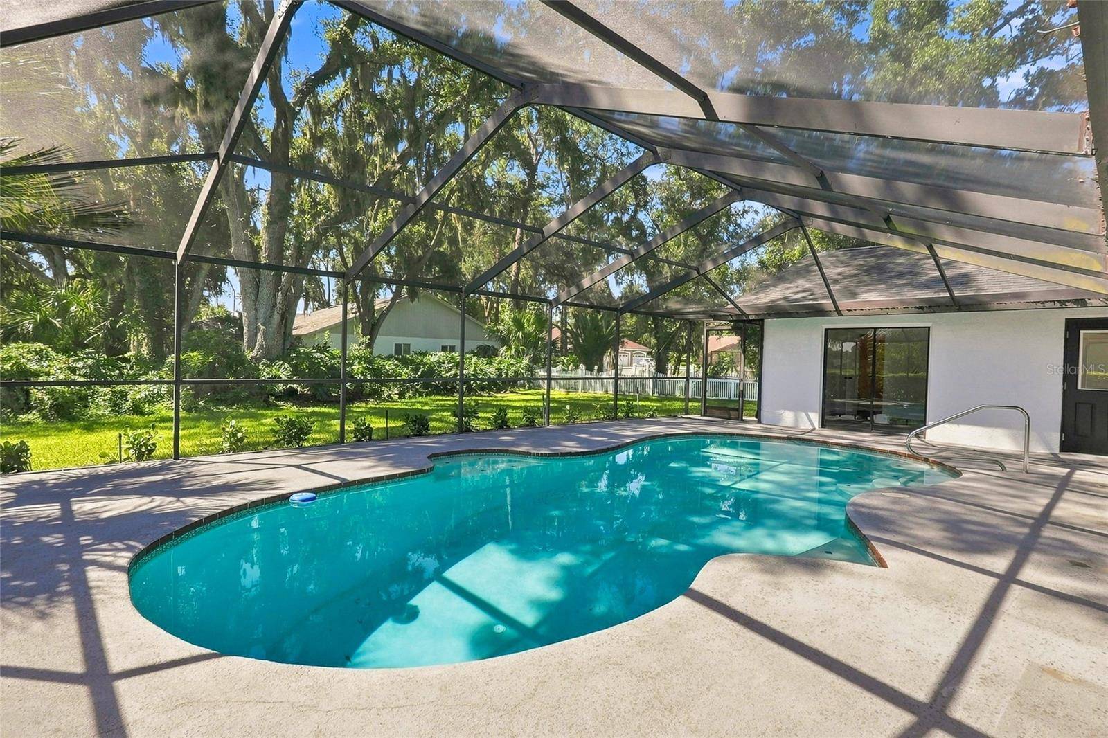 2889 HAMMOCK DR, Plant City, FL 33566