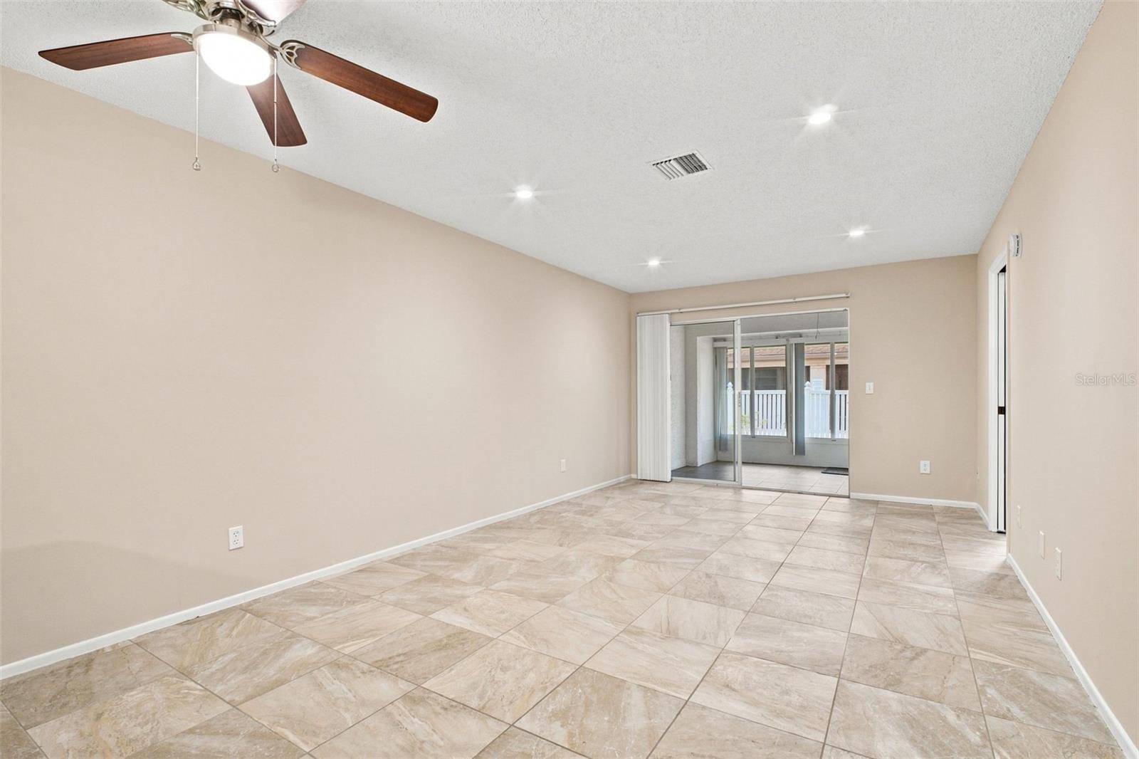 2460 NORTHSIDE DR #1202, Clearwater, FL 33761