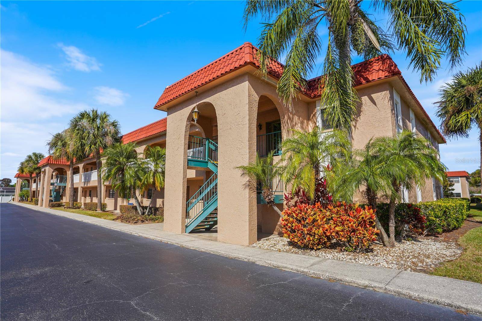 1750 BELLEAIR FOREST DR #C20, Belleair, FL 33756