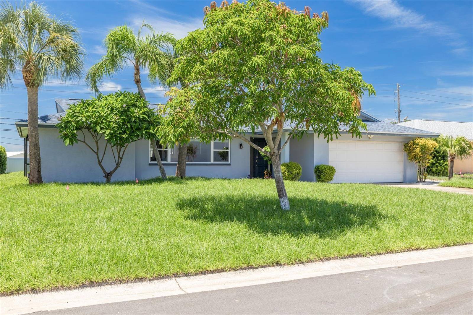 8960 140TH ST, Seminole, FL 33776