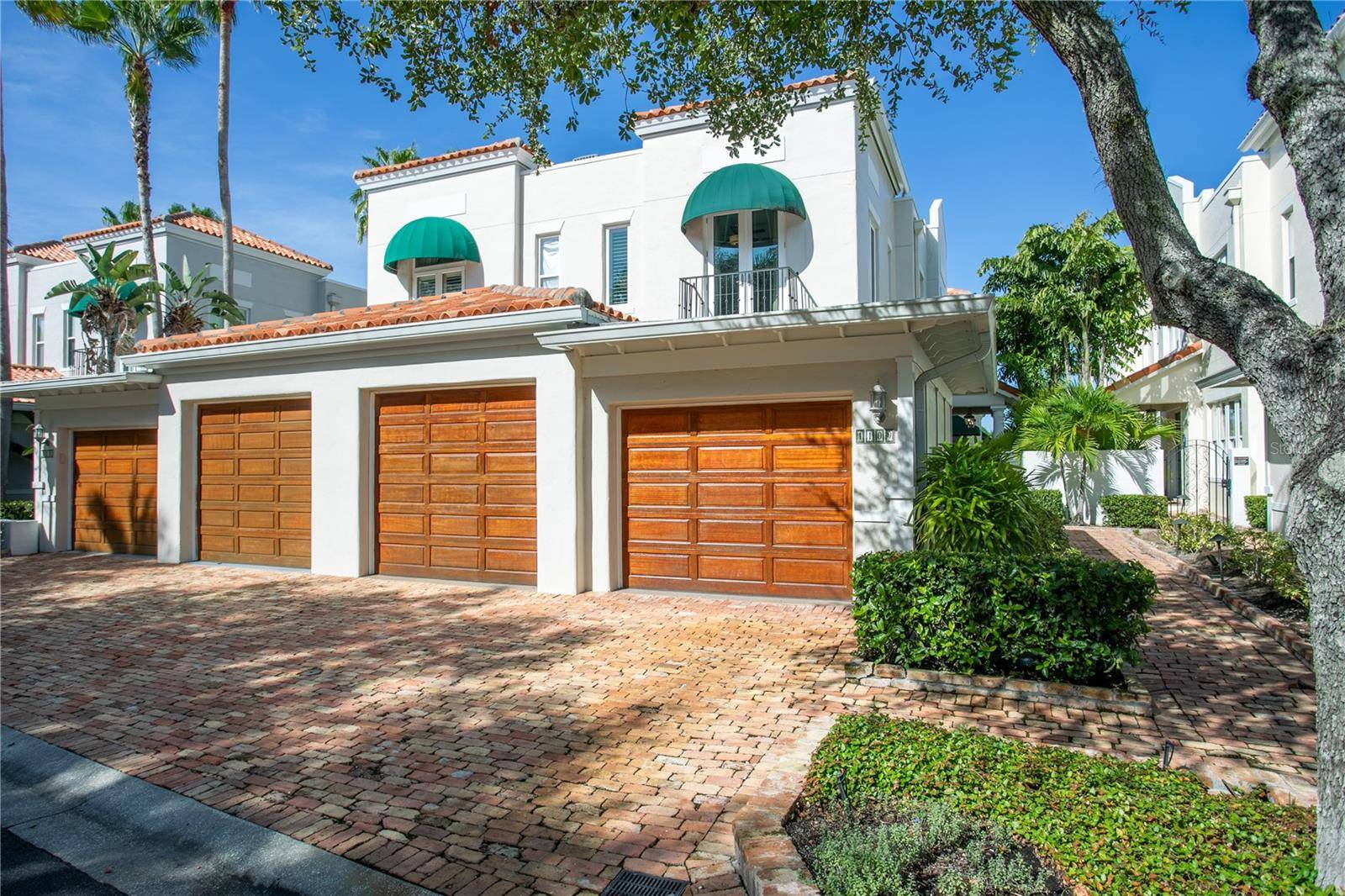 1109 ABBEYS WAY, Tampa, FL 33602