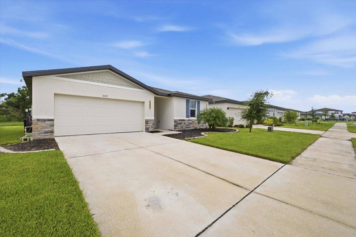 10119 DAYBREAK GLN, Parrish, FL 34219