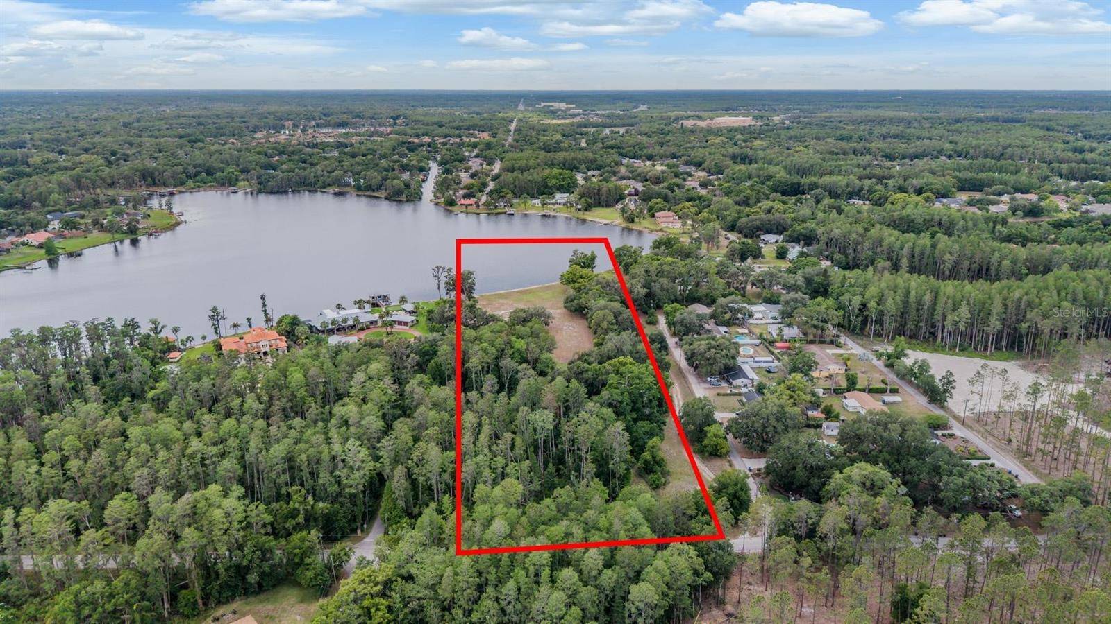 215 LAKE BRANT DR, Lutz, FL 33548
