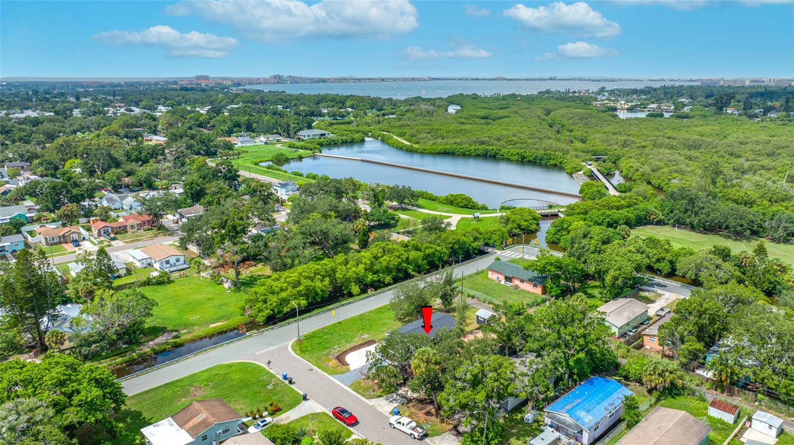 2547 KINGSTON ST S, St Petersburg, FL 33711