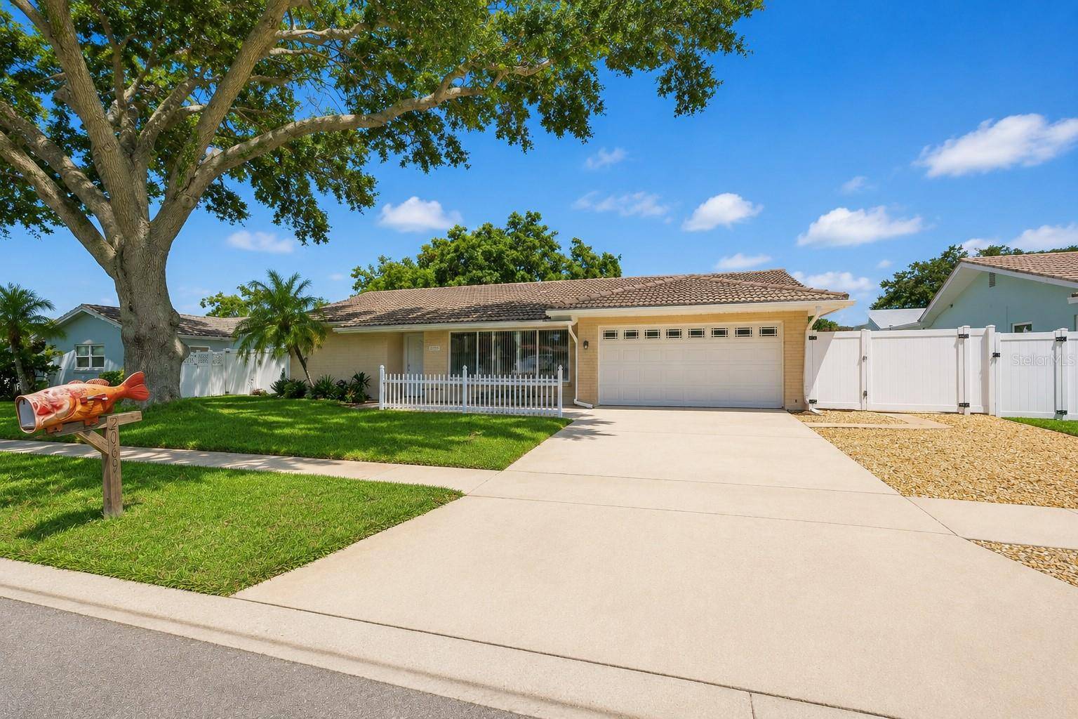 2069 KINGFISHER DR, Palm Harbor, FL 34683