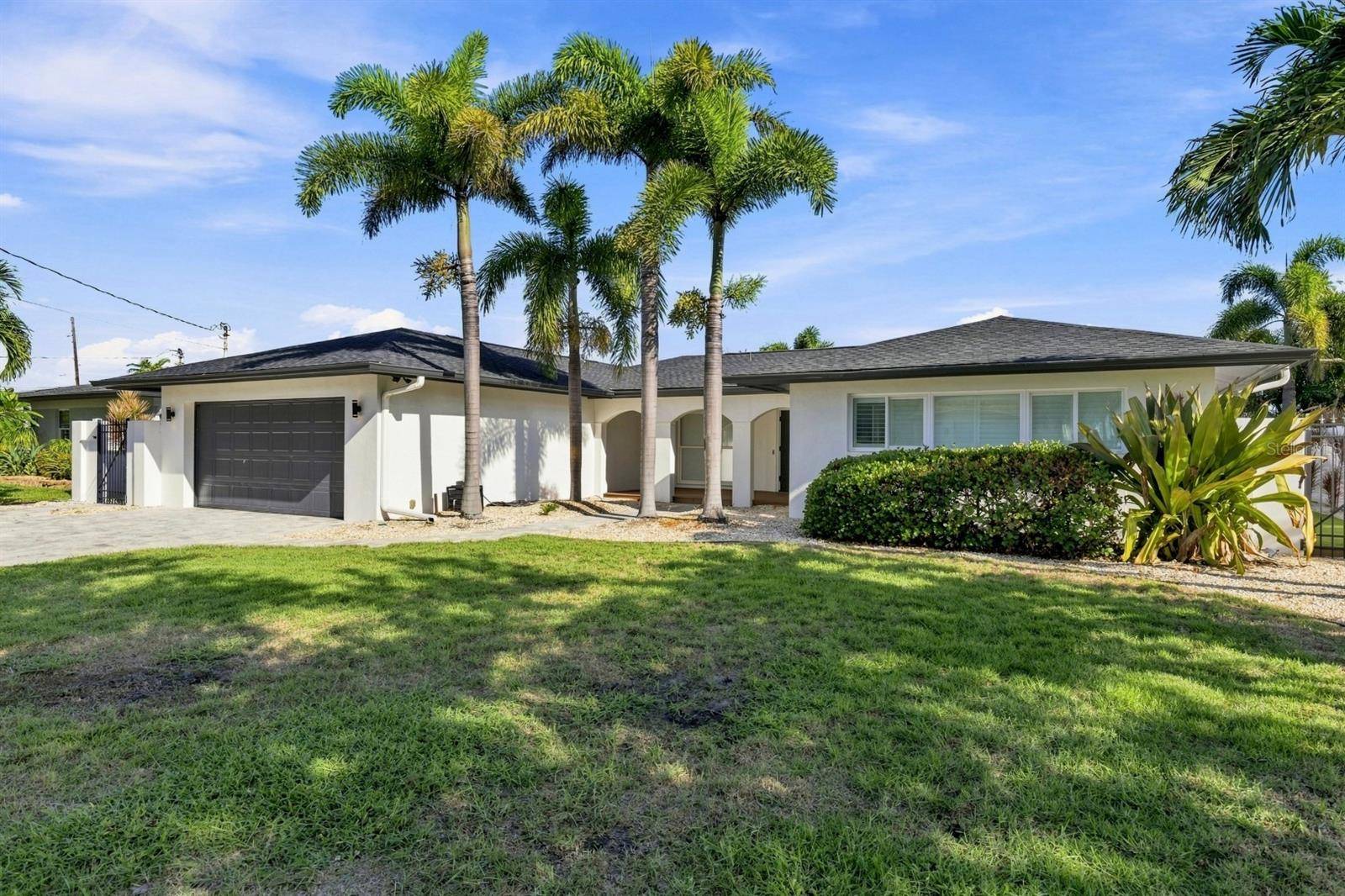320 PALM IS NE, Clearwater Beach, FL 33767