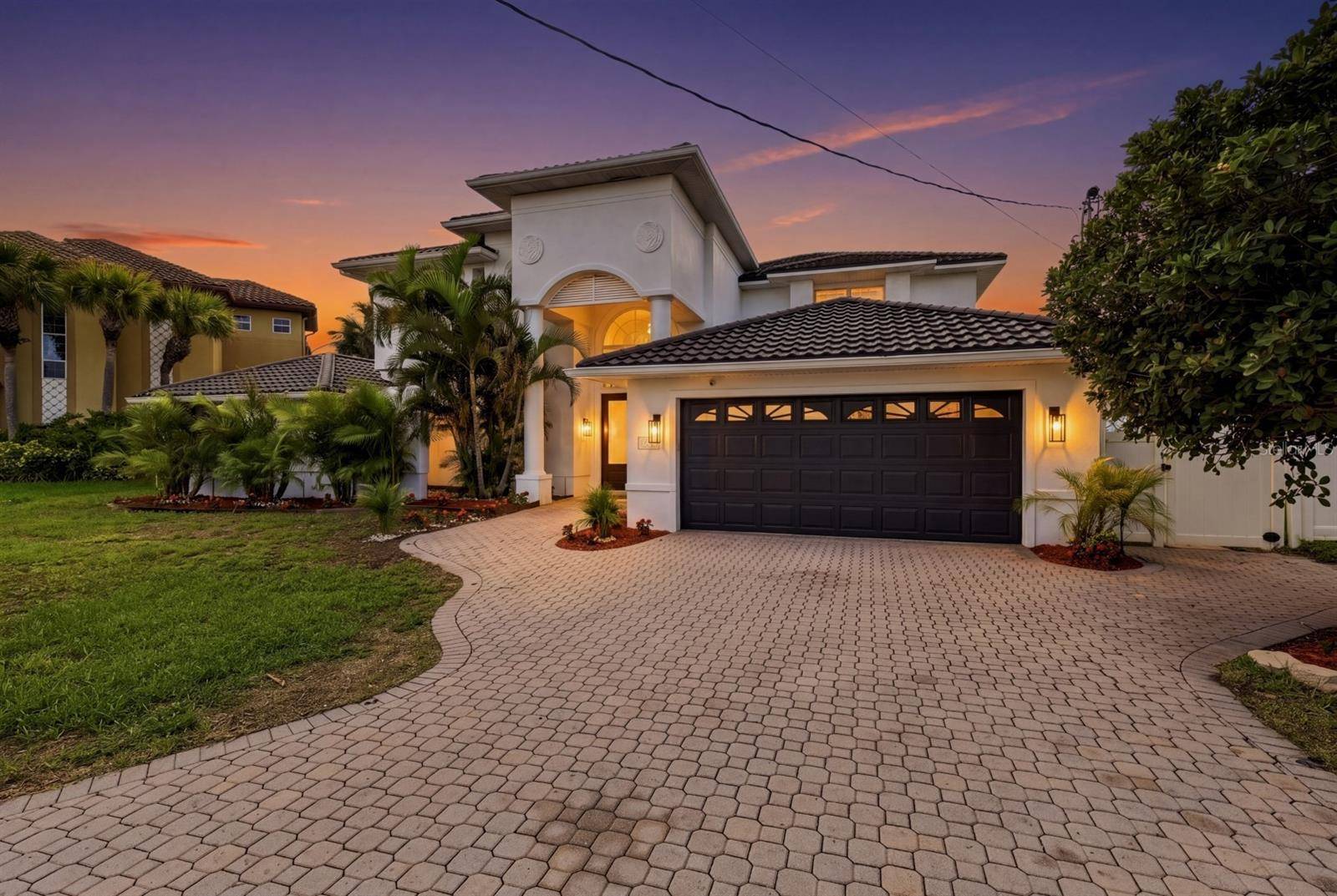 461 PALM IS NE, Clearwater Beach, FL 33767