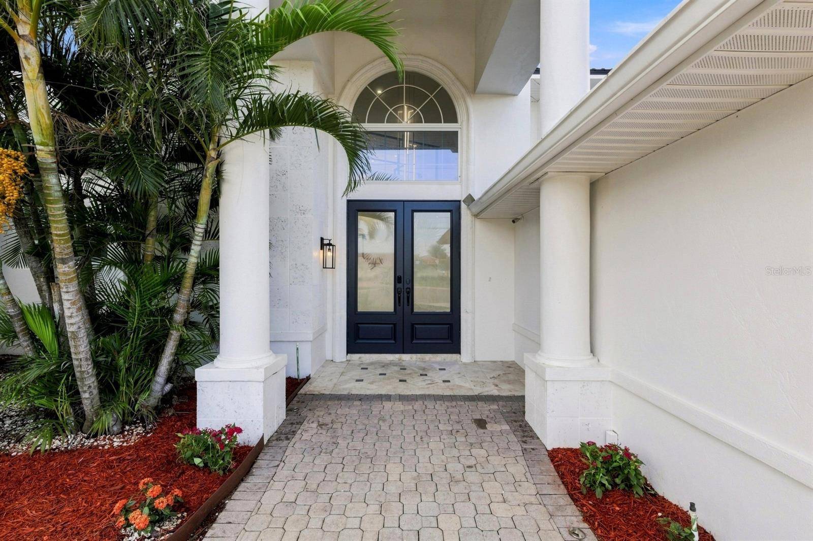 461 PALM IS NE, Clearwater Beach, FL 33767
