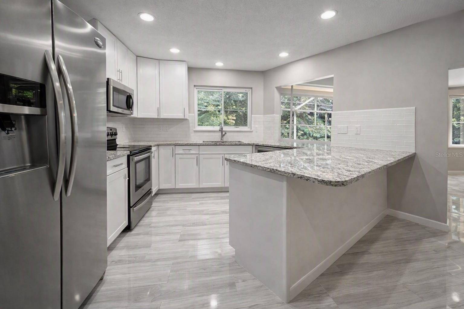 2 SUNSET BAY DR, Belleair, FL 33756
